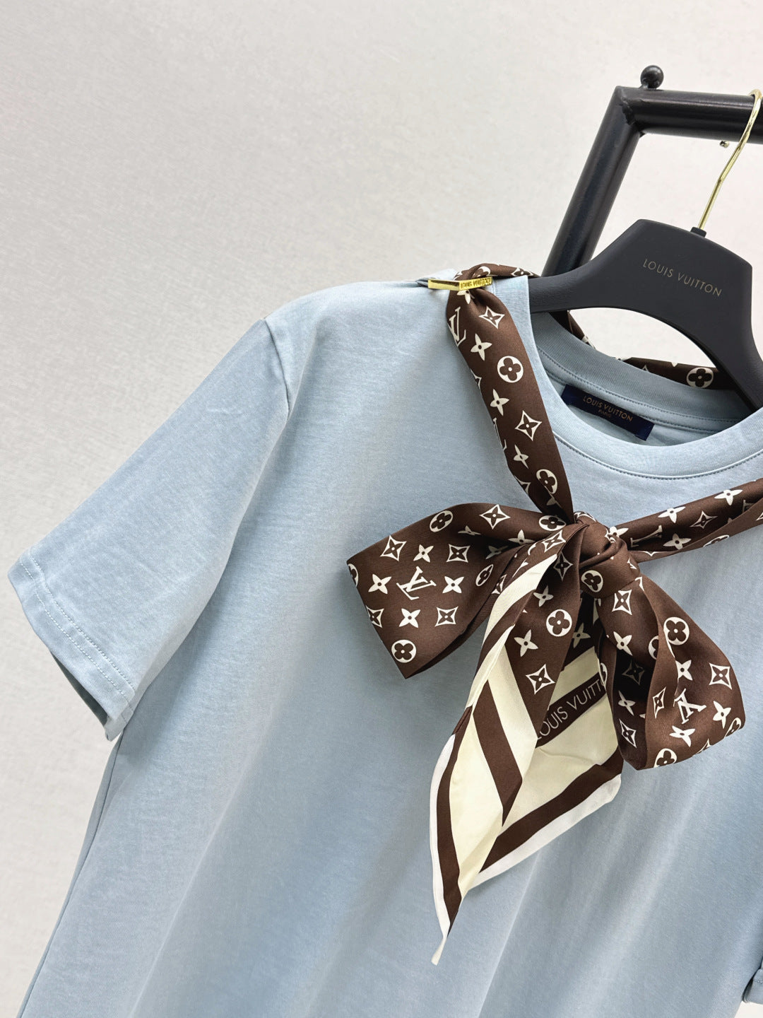 Louis 25fw scarf t-shirt