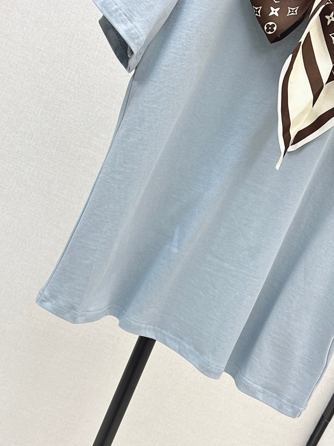 Louis 25fw scarf t-shirt