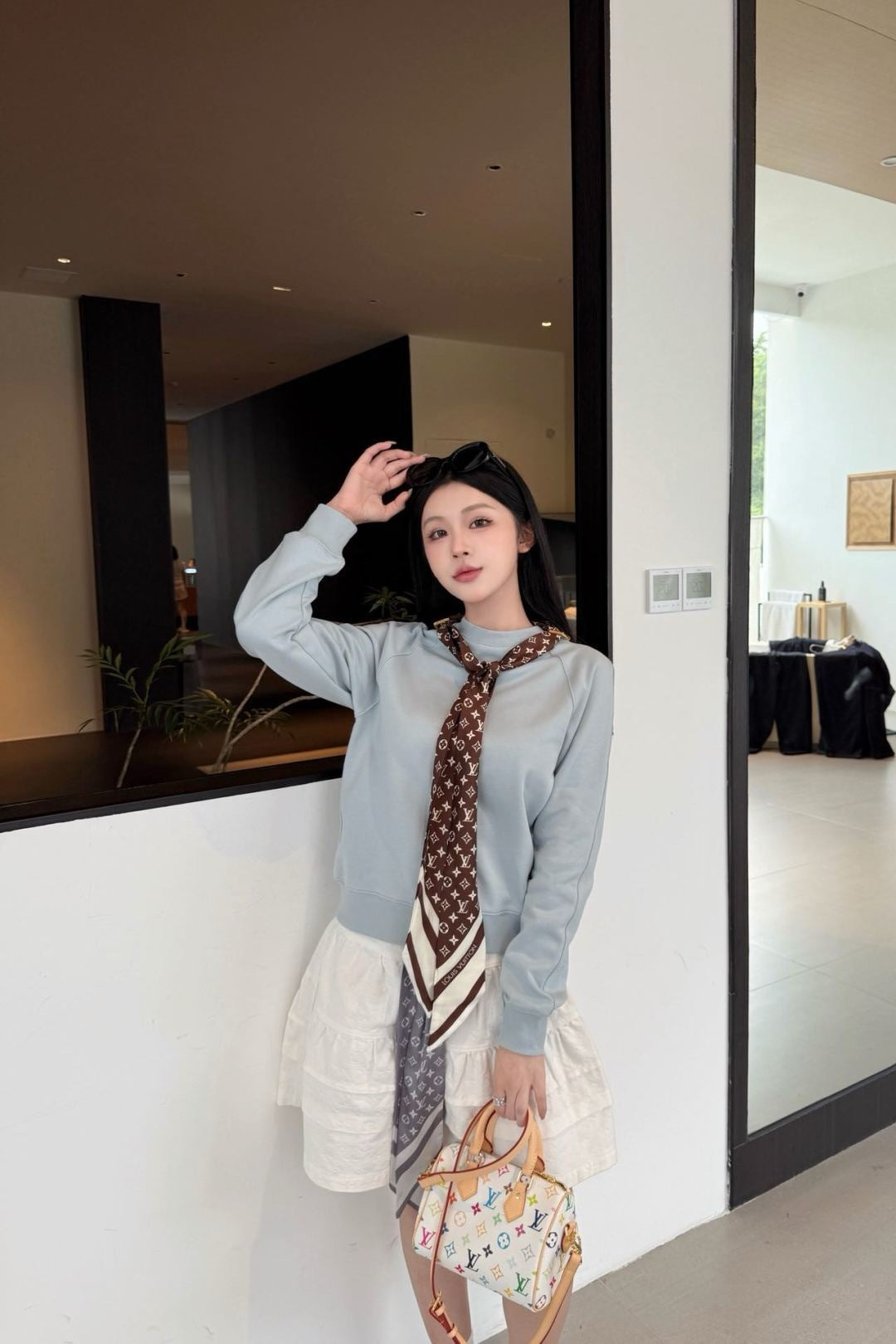 Louis 25fw scarf sweatshirt