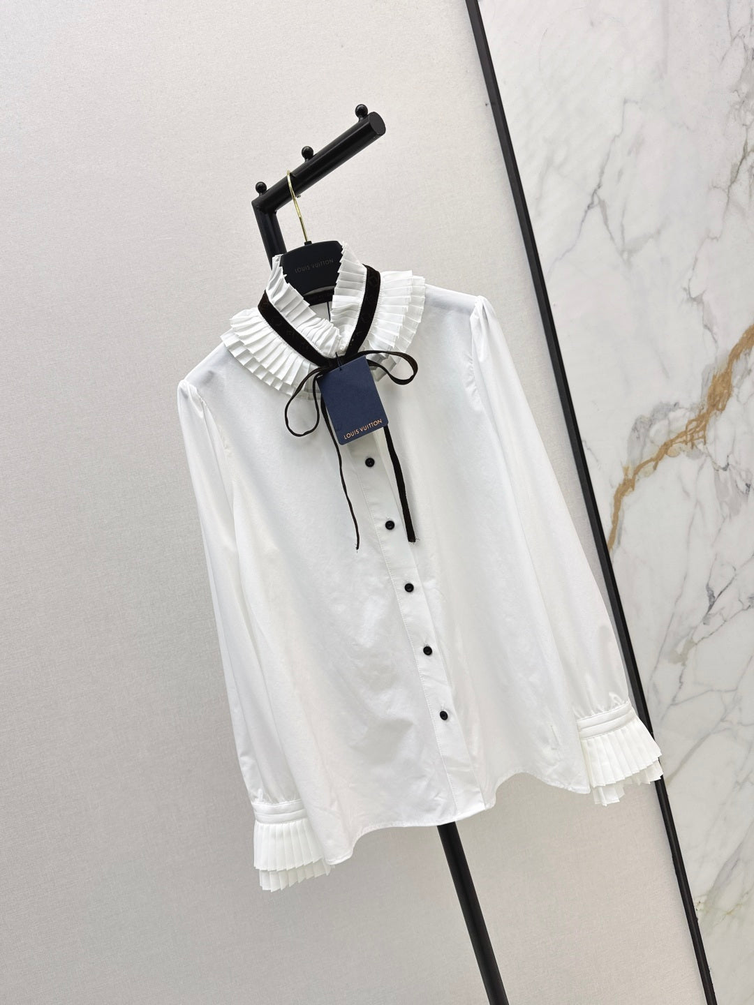 Louis 25fw ruffle shirt
