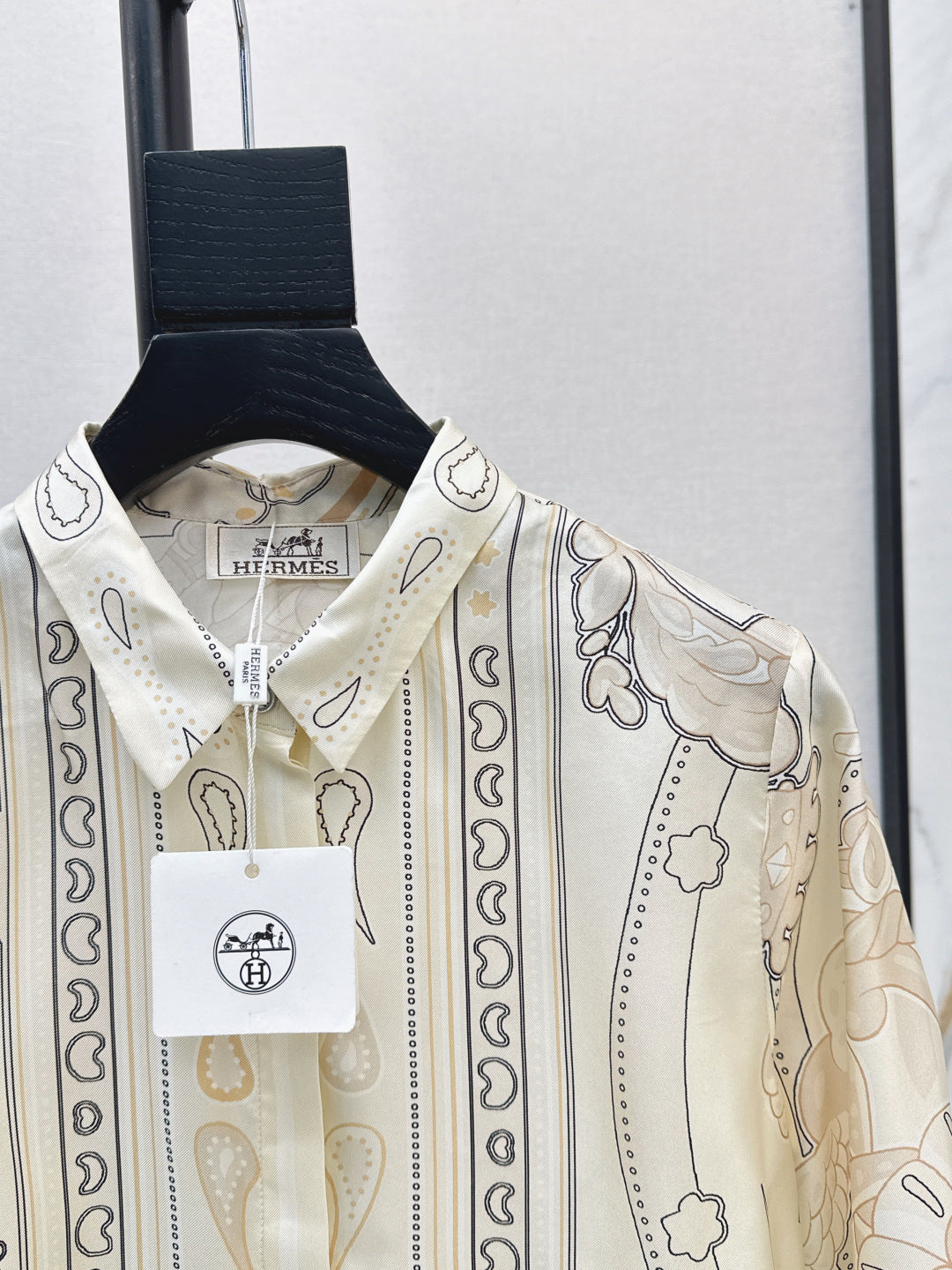 Herm 25fw silk shirt