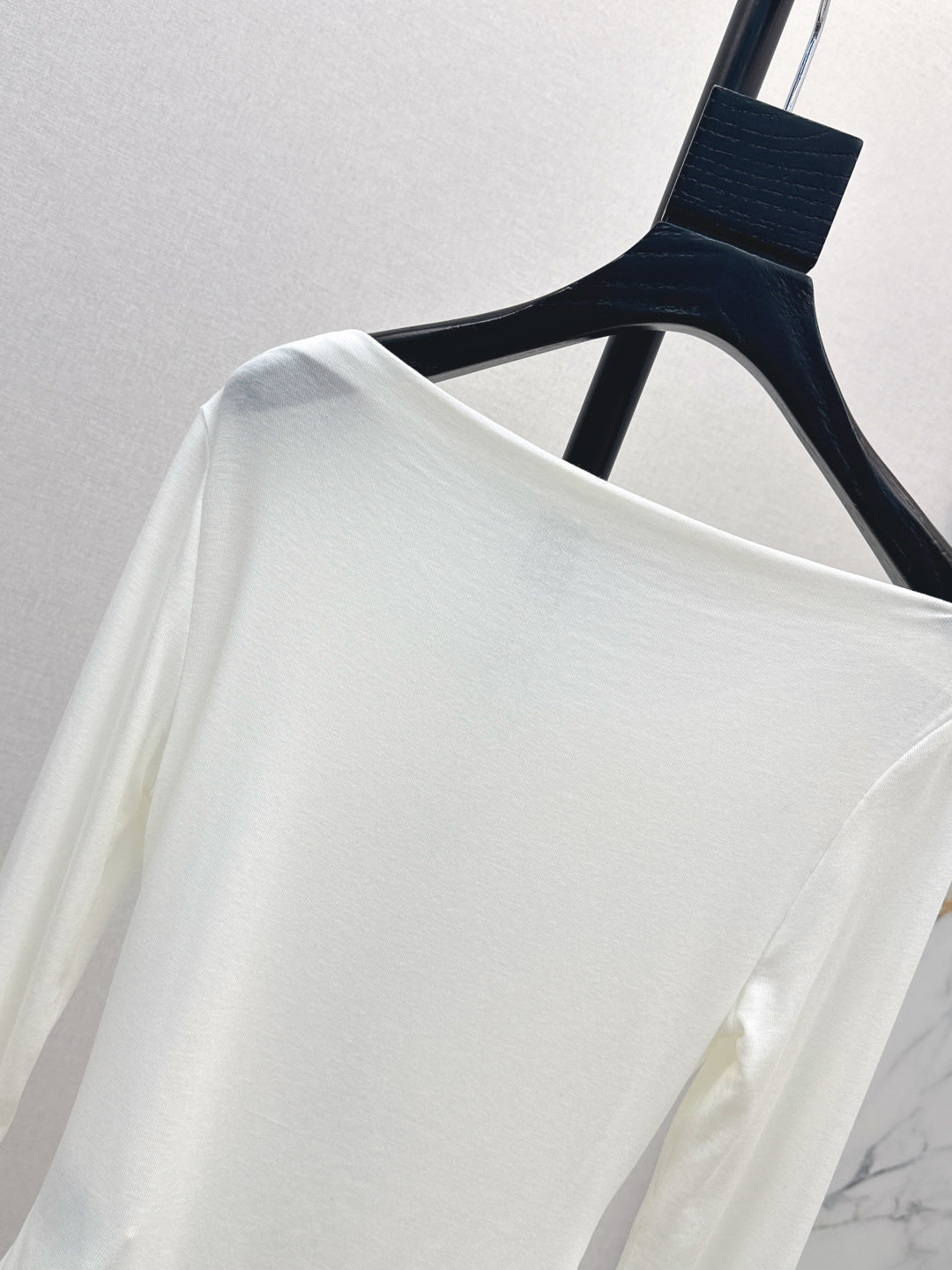 Miu 25fw off-shoulder shirt