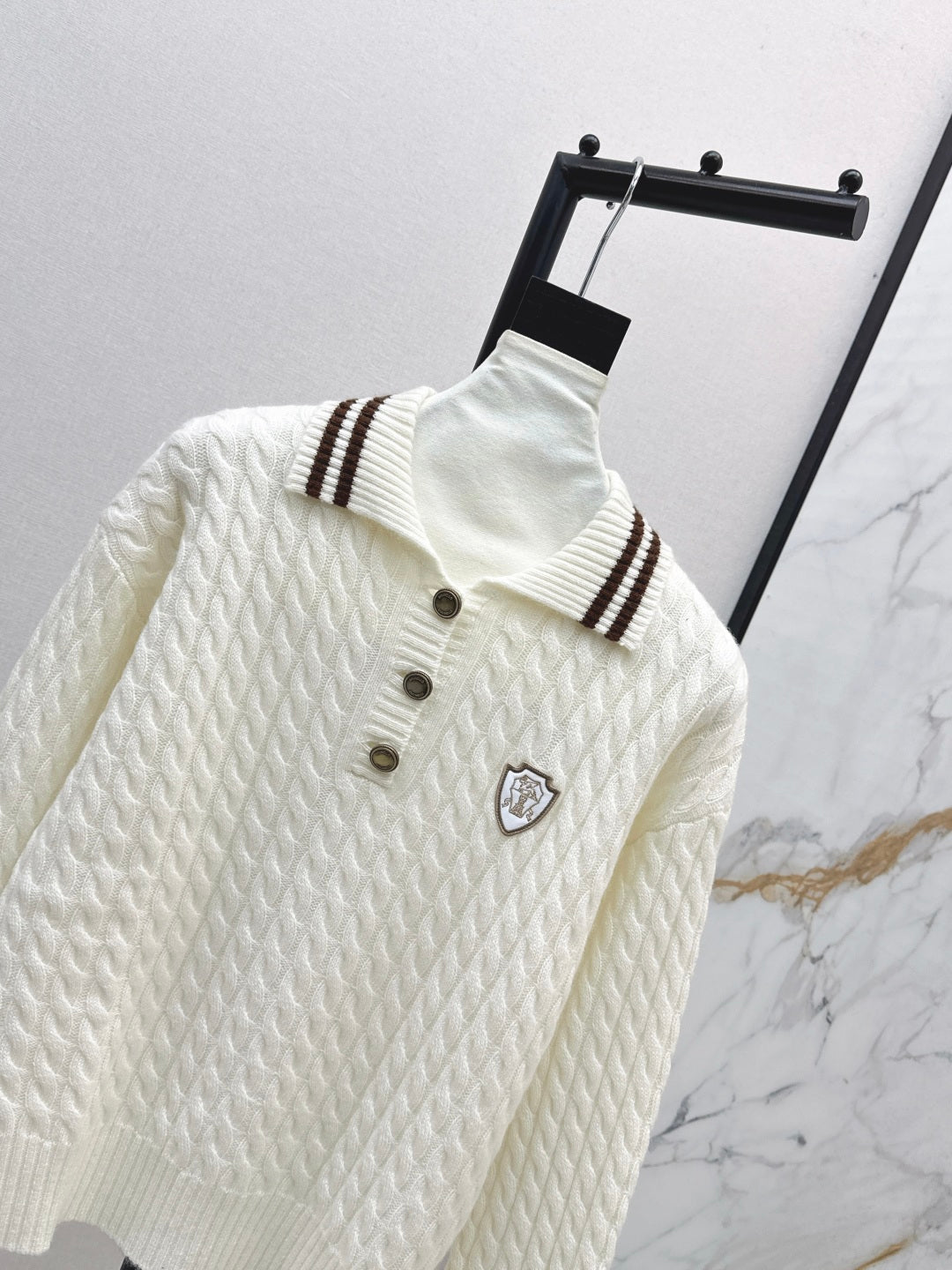 Brune 25fw cashmere sweater