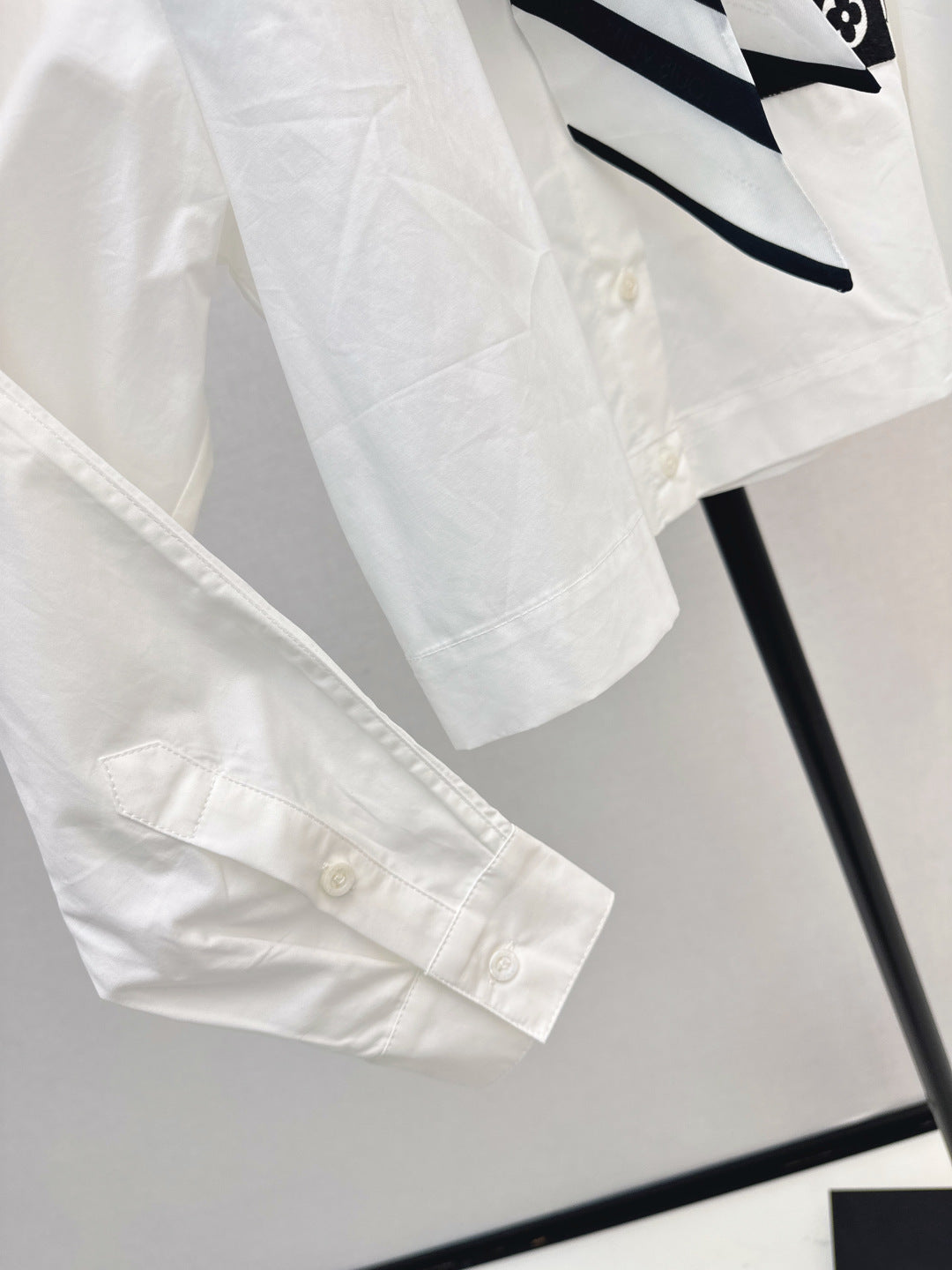 Louis 25fw scarf shirt