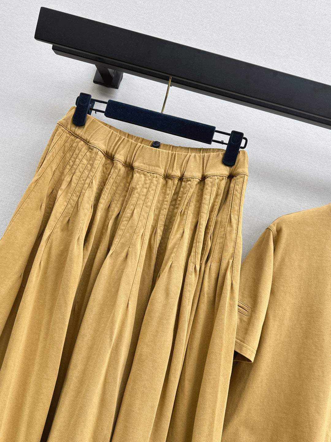 Louis 25fw pleated skirt