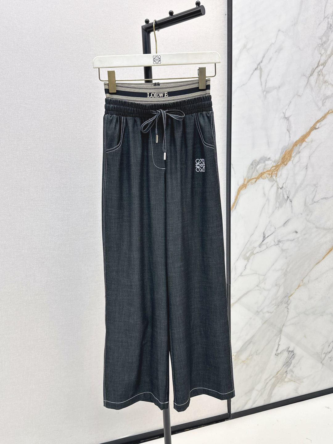 Loe 25fw embroidered jeans