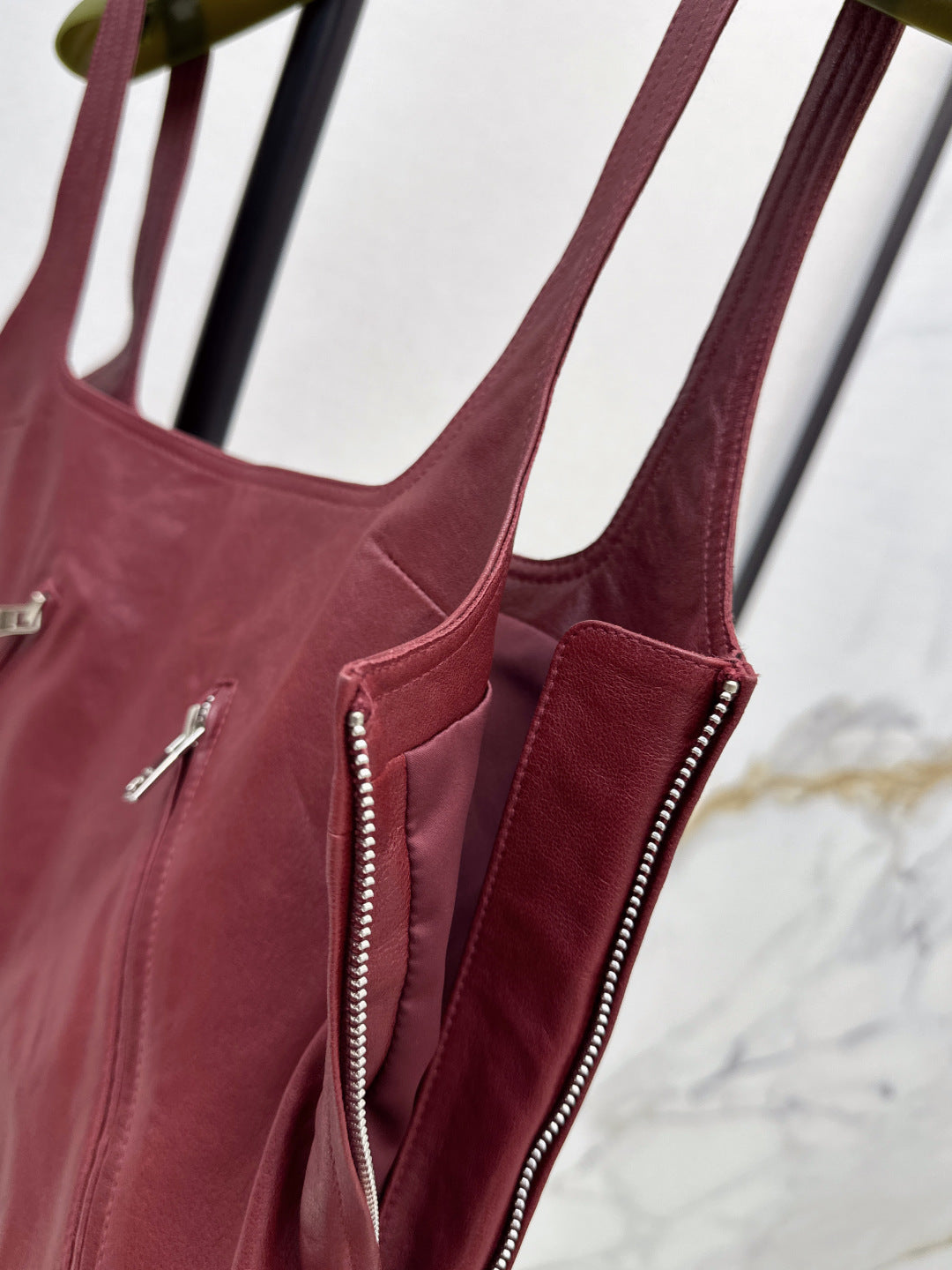 Guc 25fw leather camisole