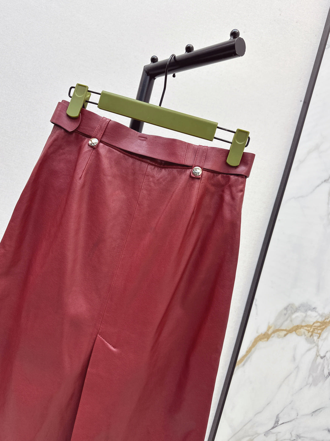 Guc 25fw leather skirt