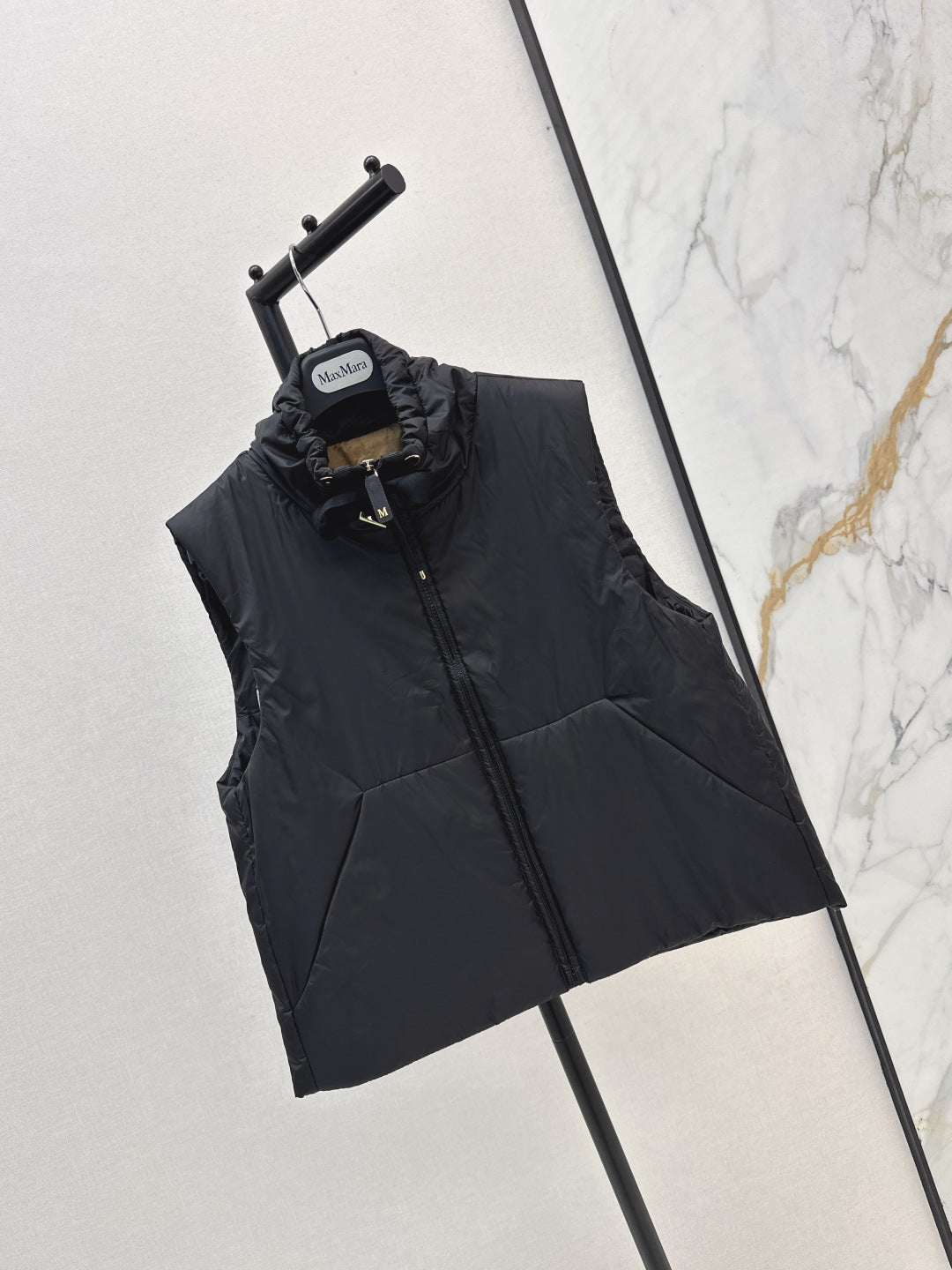 Monc 25fw padded vest