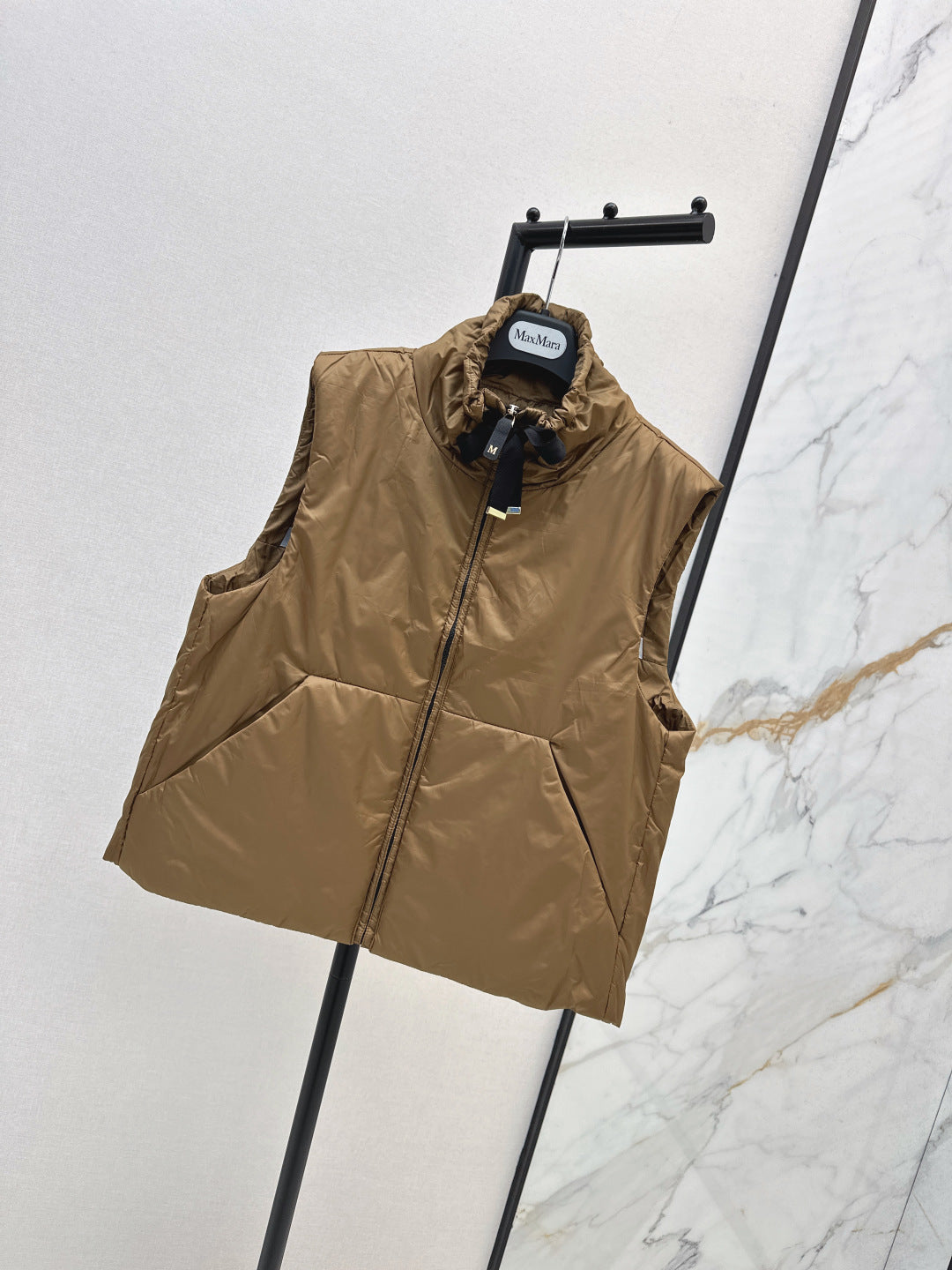 Monc 25fw padded vest