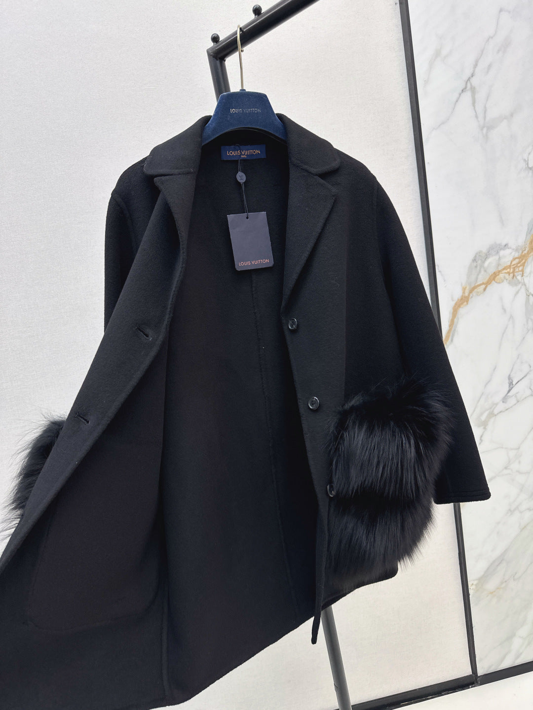 Louis 25fw fox hair coat