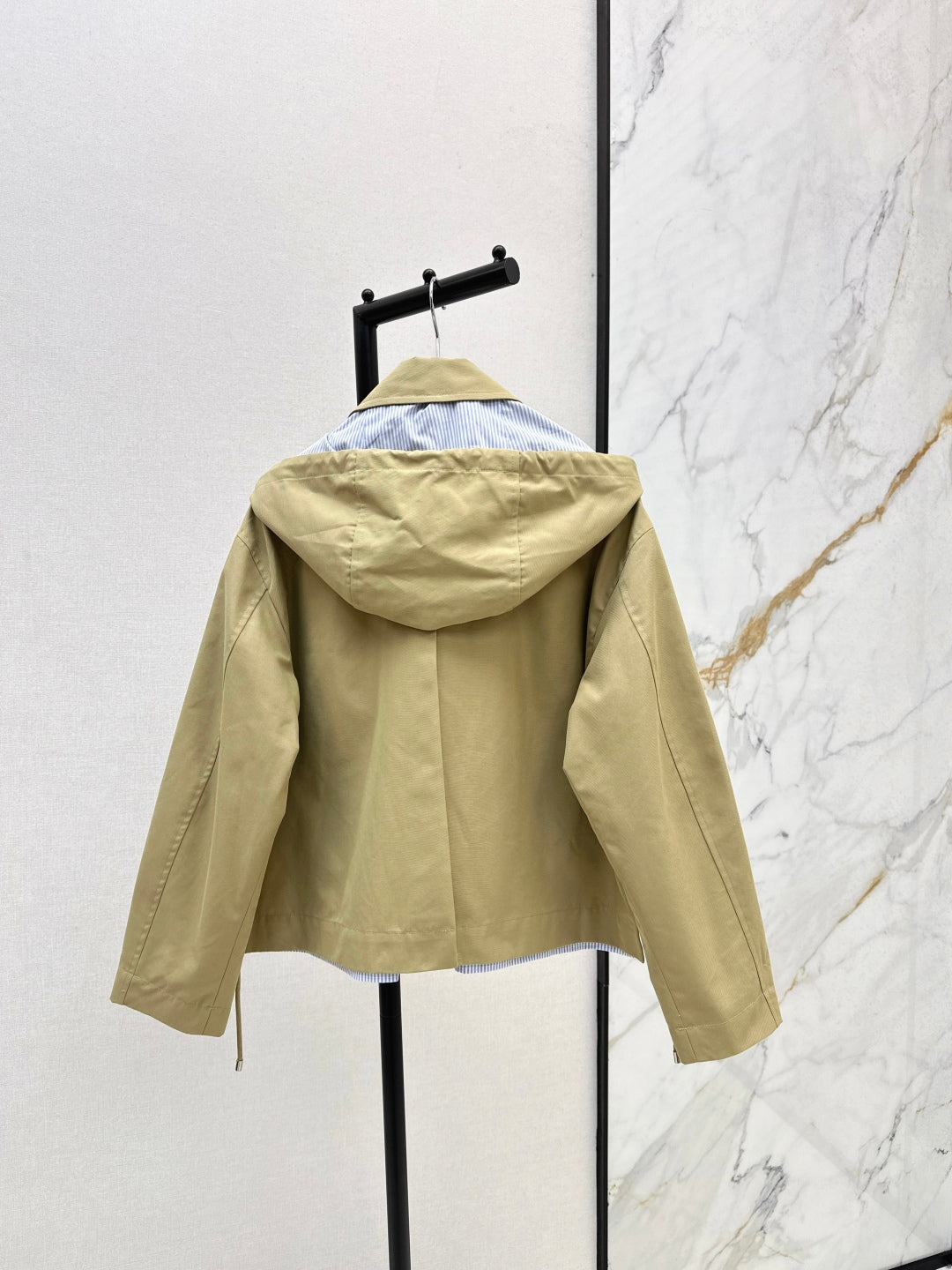 Loe 25fw hooded jacket