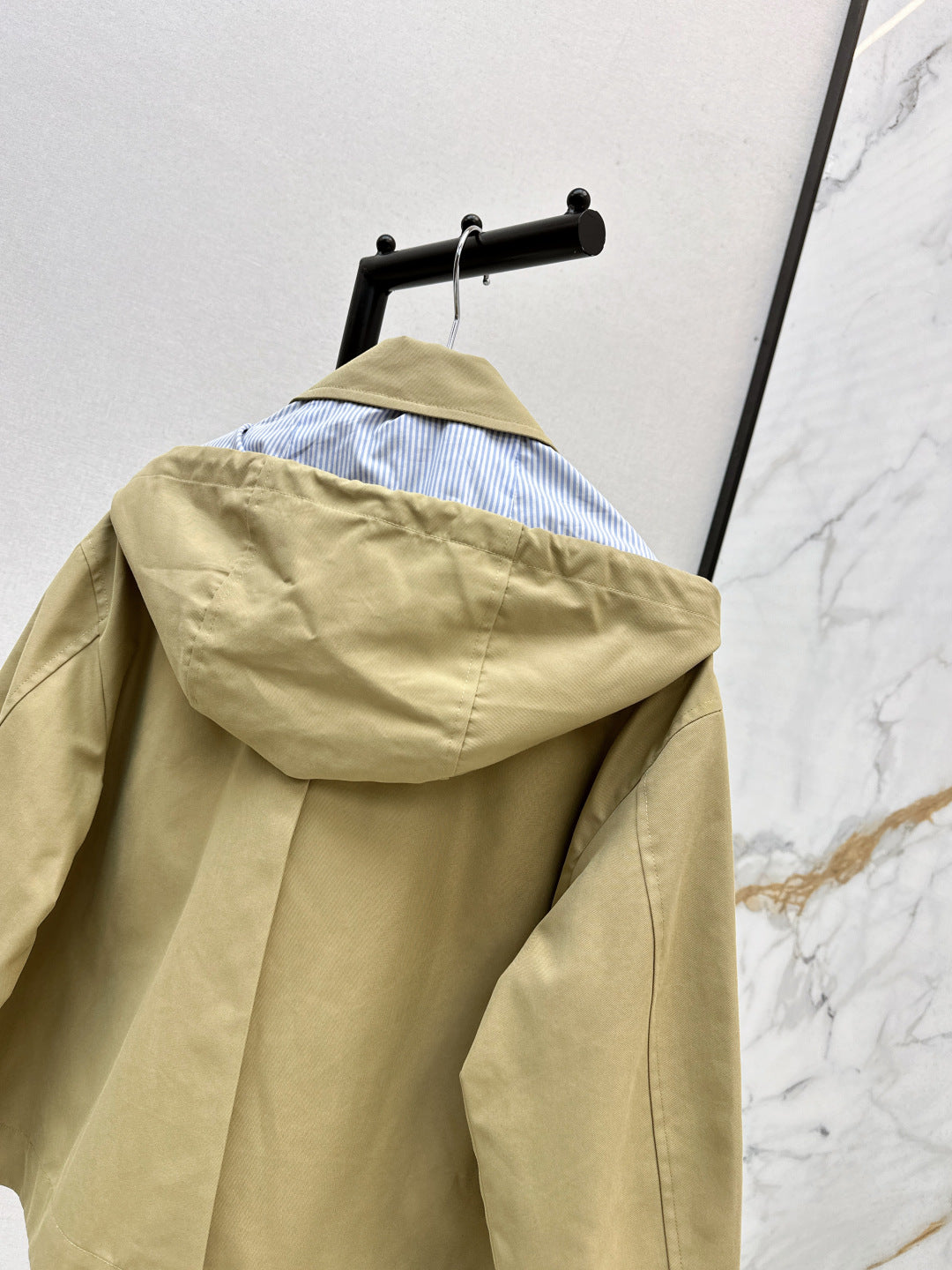 Loe 25fw hooded jacket