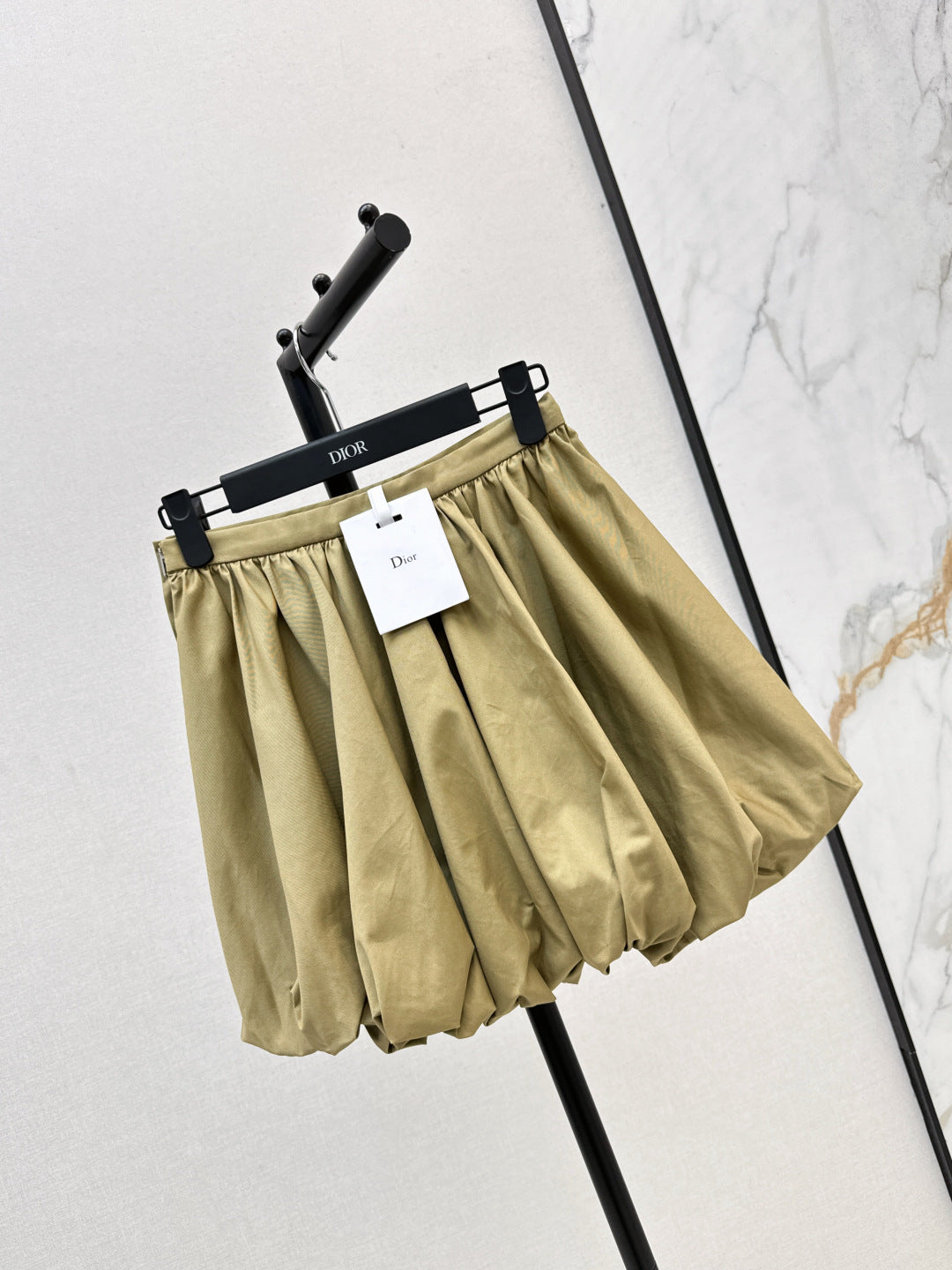 CD 25fw pleated skirt