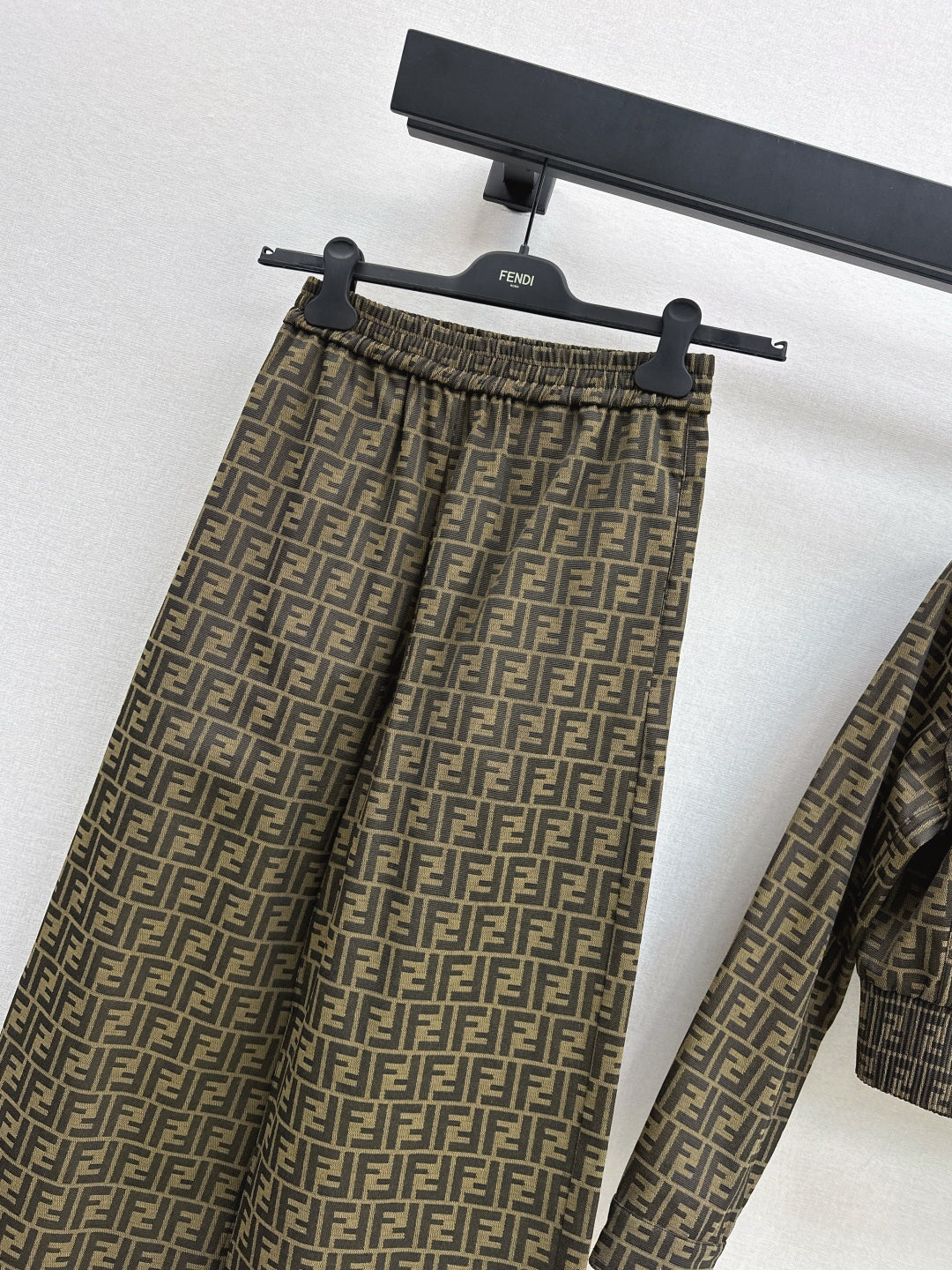 Fend 25fw jacquard pants