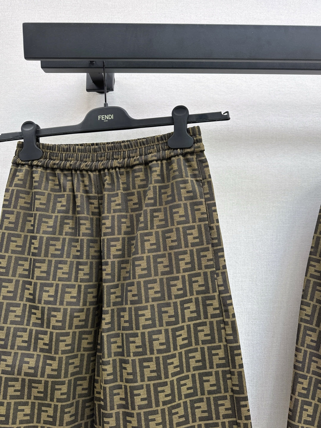 Fend 25fw jacquard pants