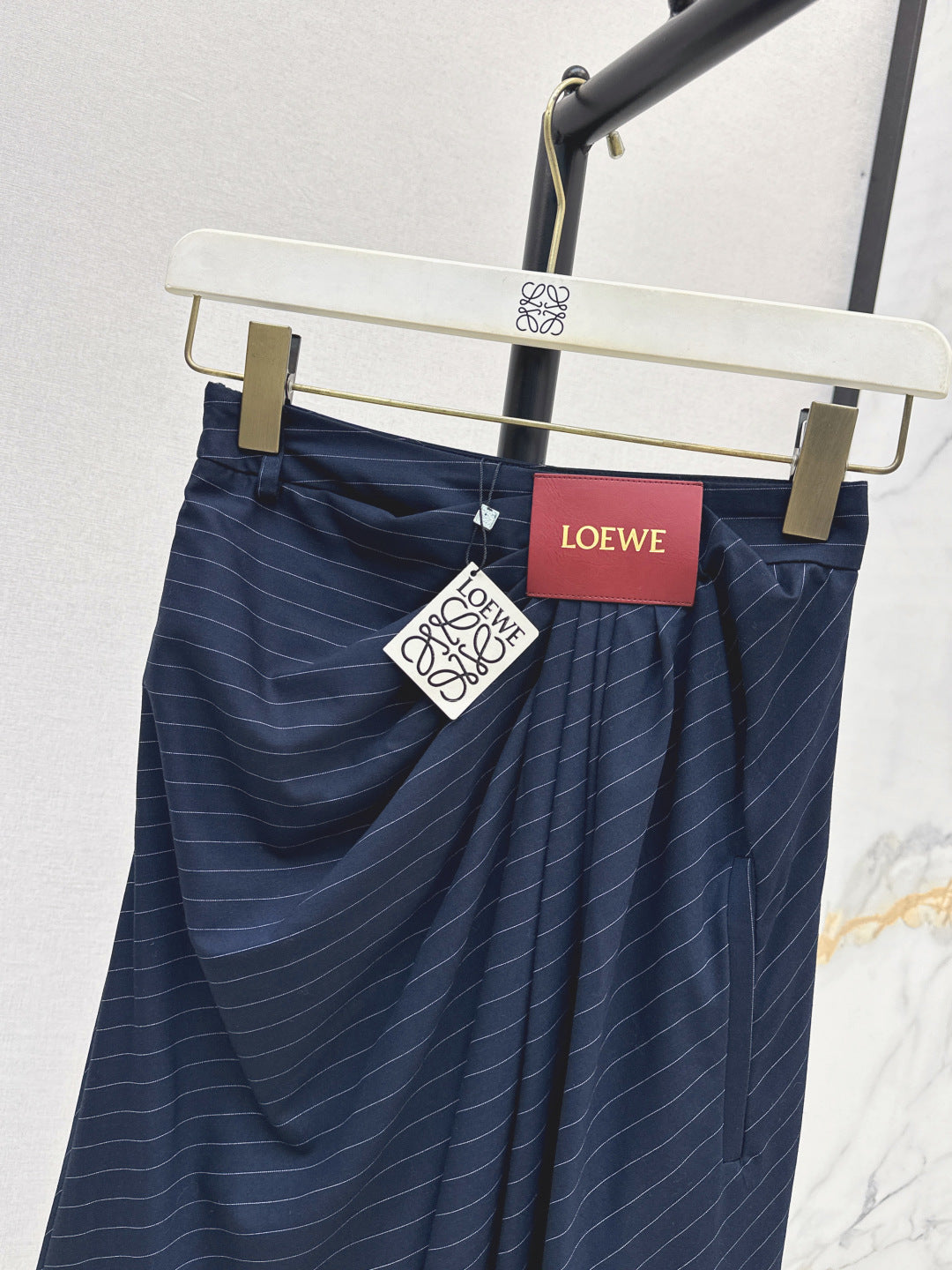 Loe 25fw pleated pants