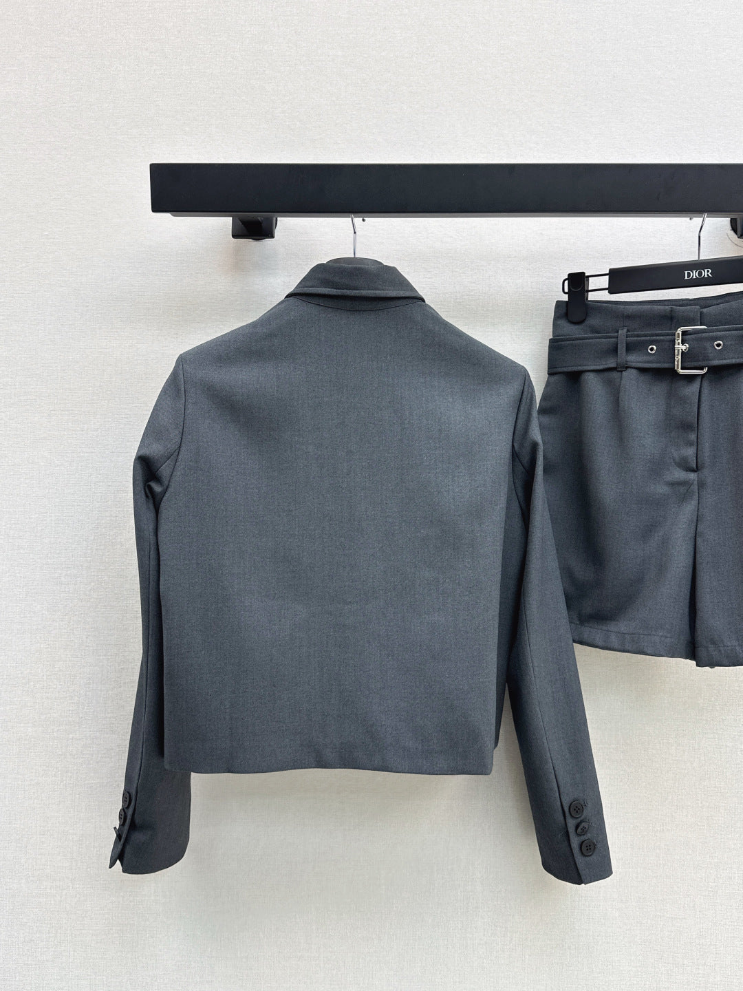 CD 25fw embroidered suit