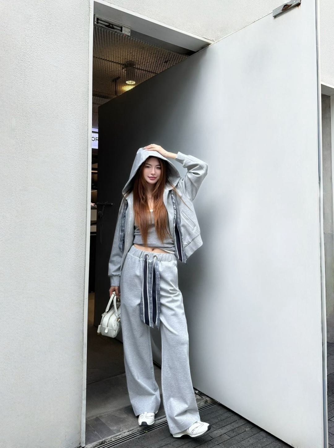 CD 25fw scarf suit