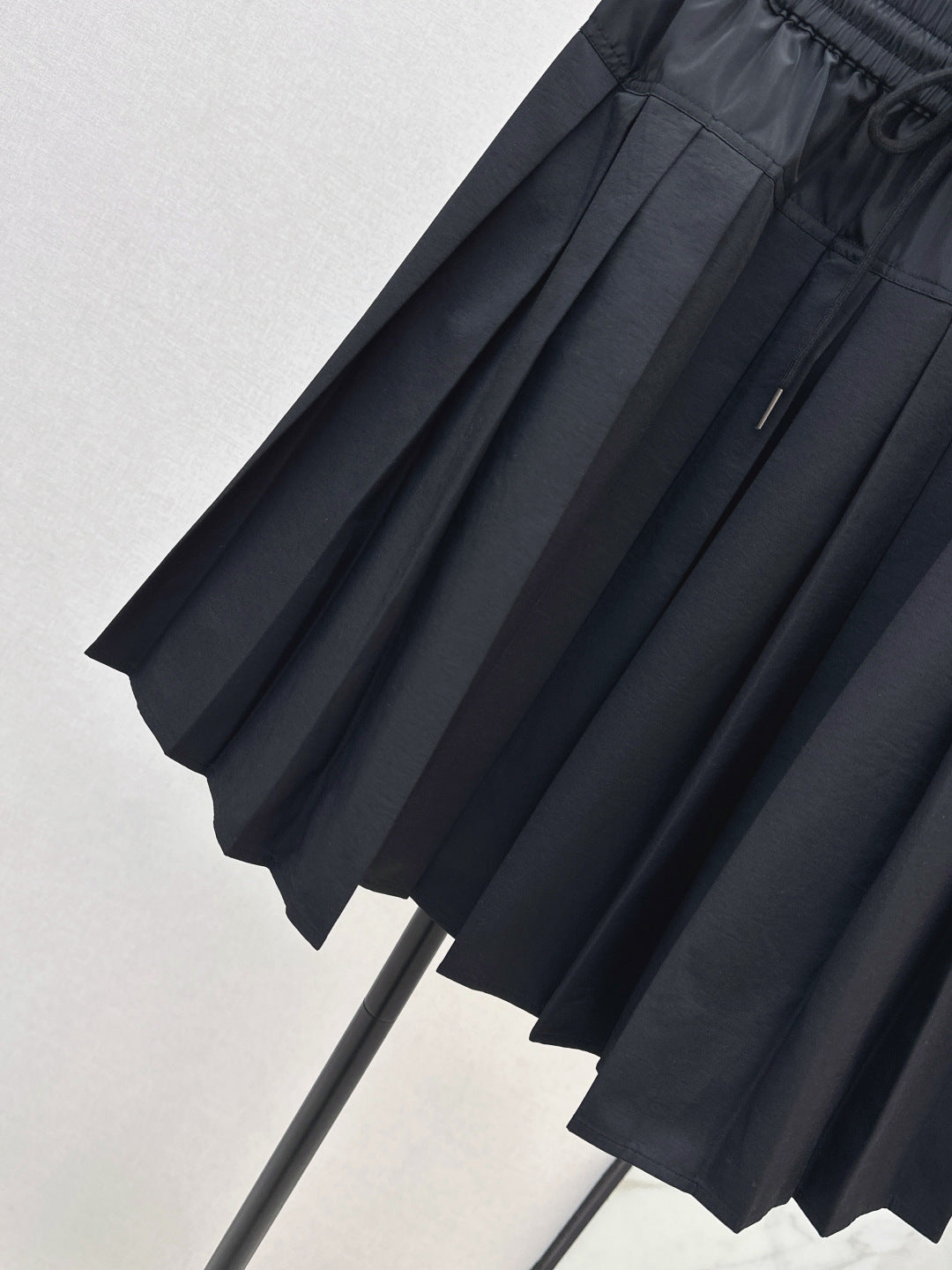 Monc 25fw pleated skirt