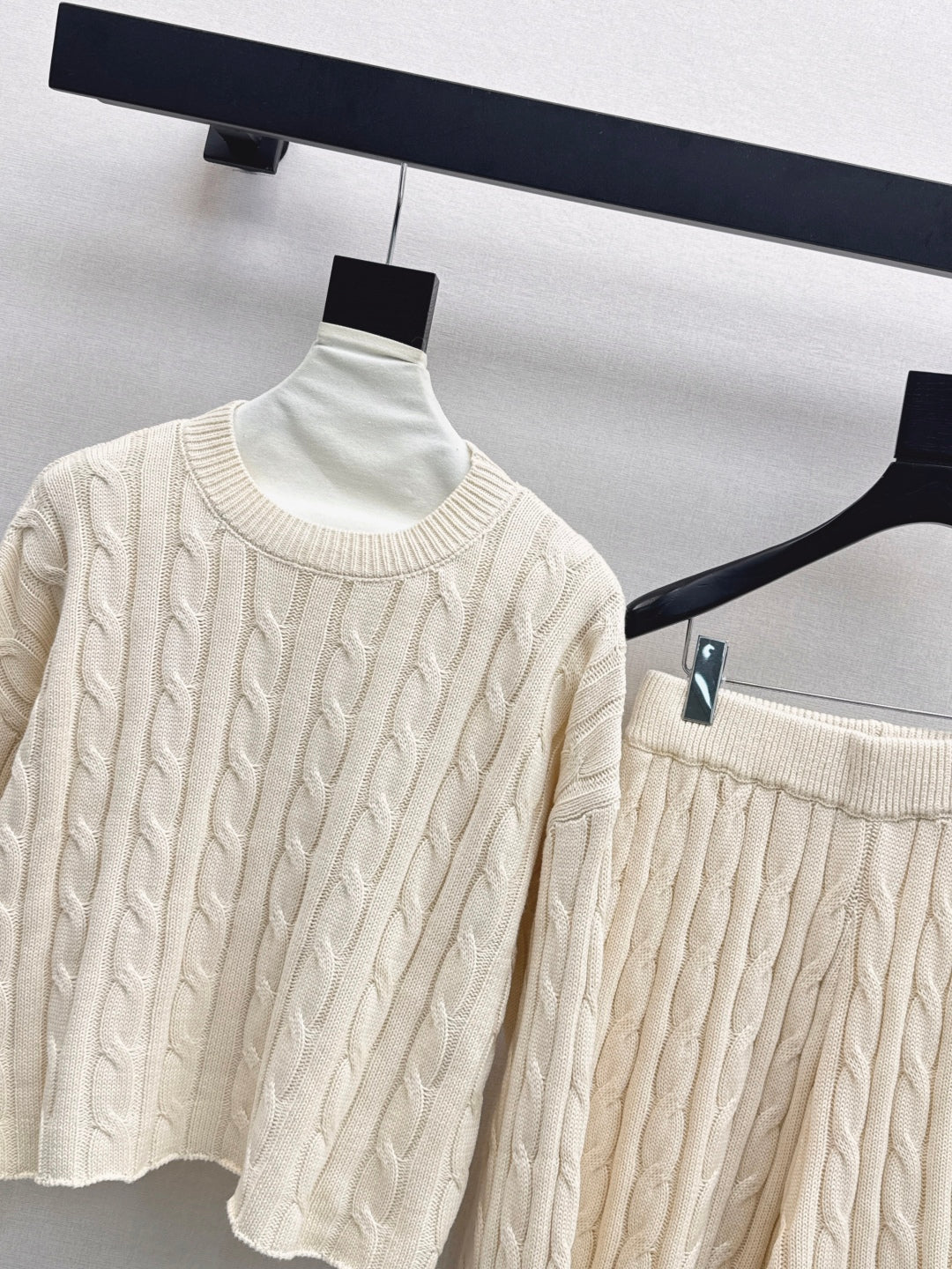 Max 25fw knitted suit