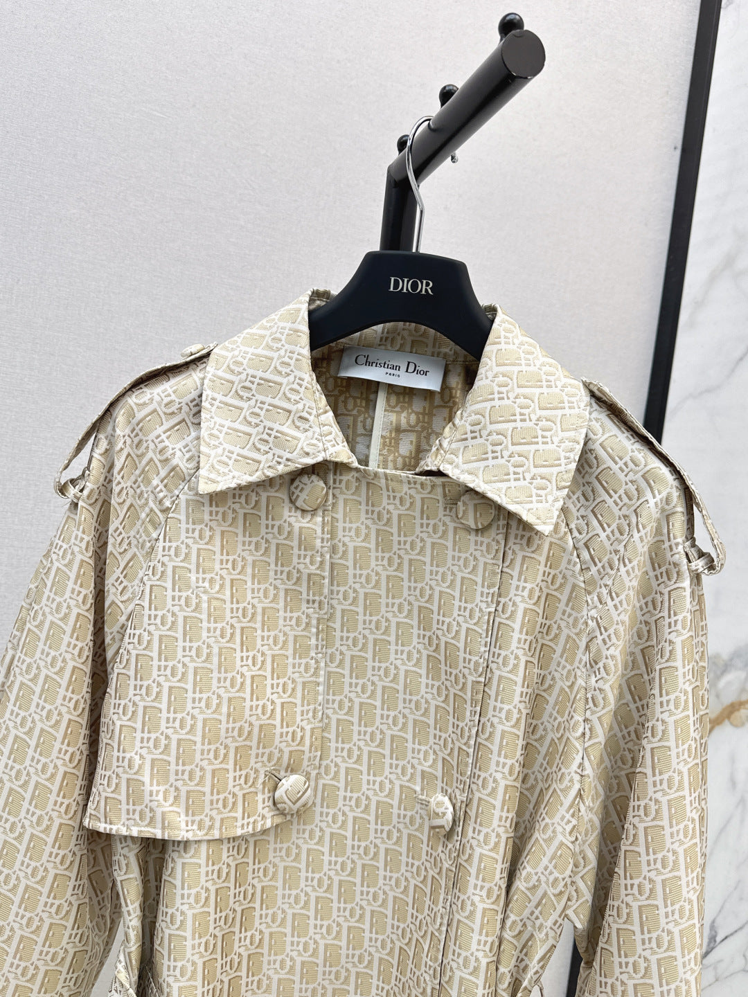 CD 25fw jacquard coat