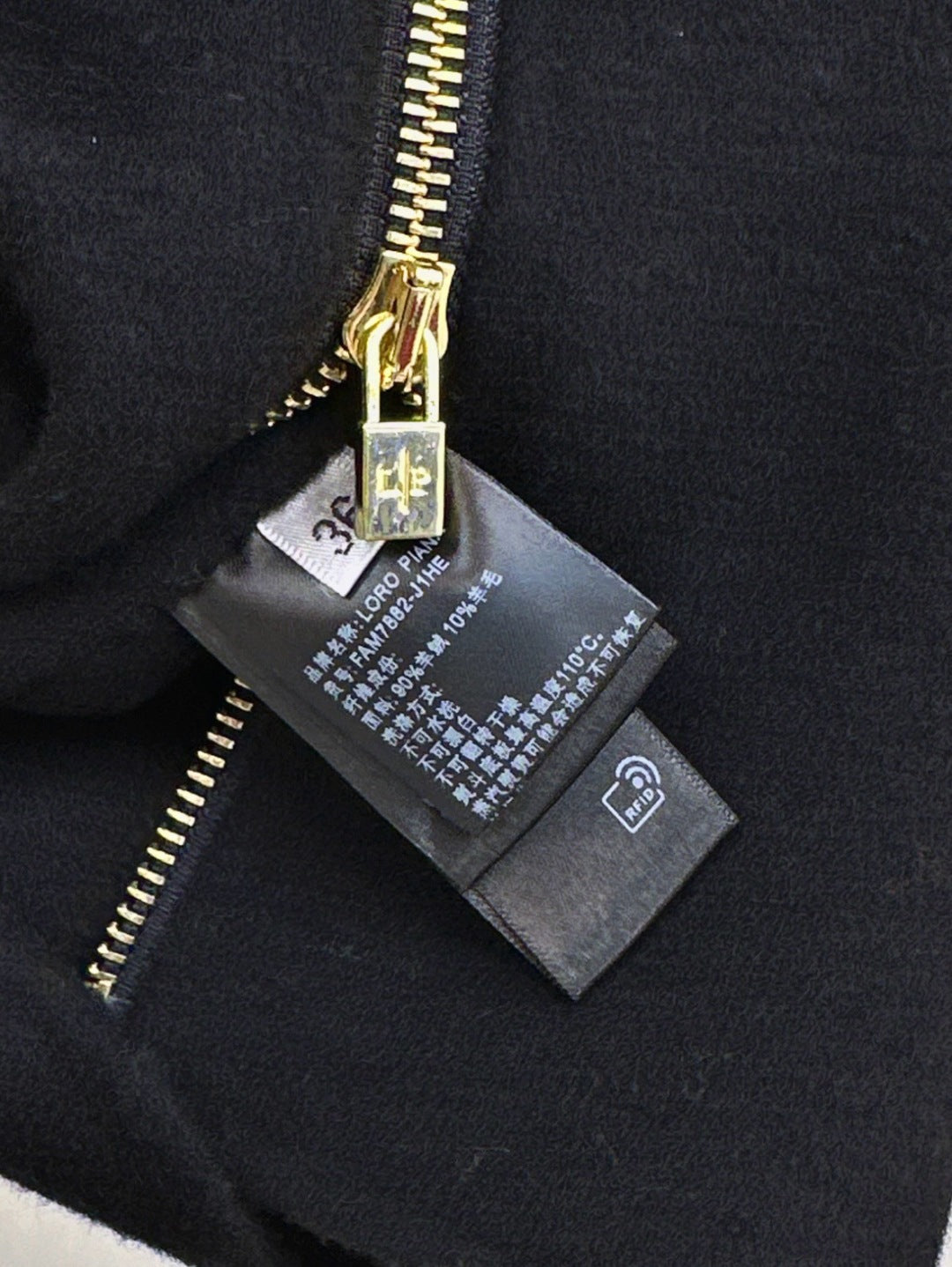 Loro 25fw drawstring coat