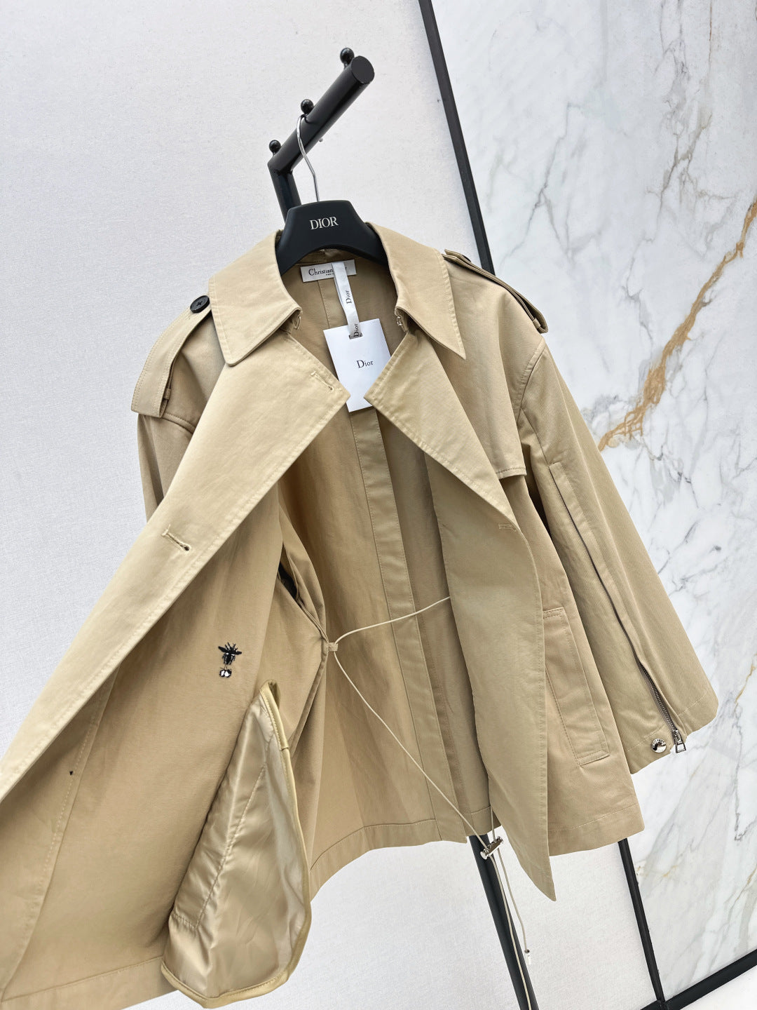 CD 25fw trench coat