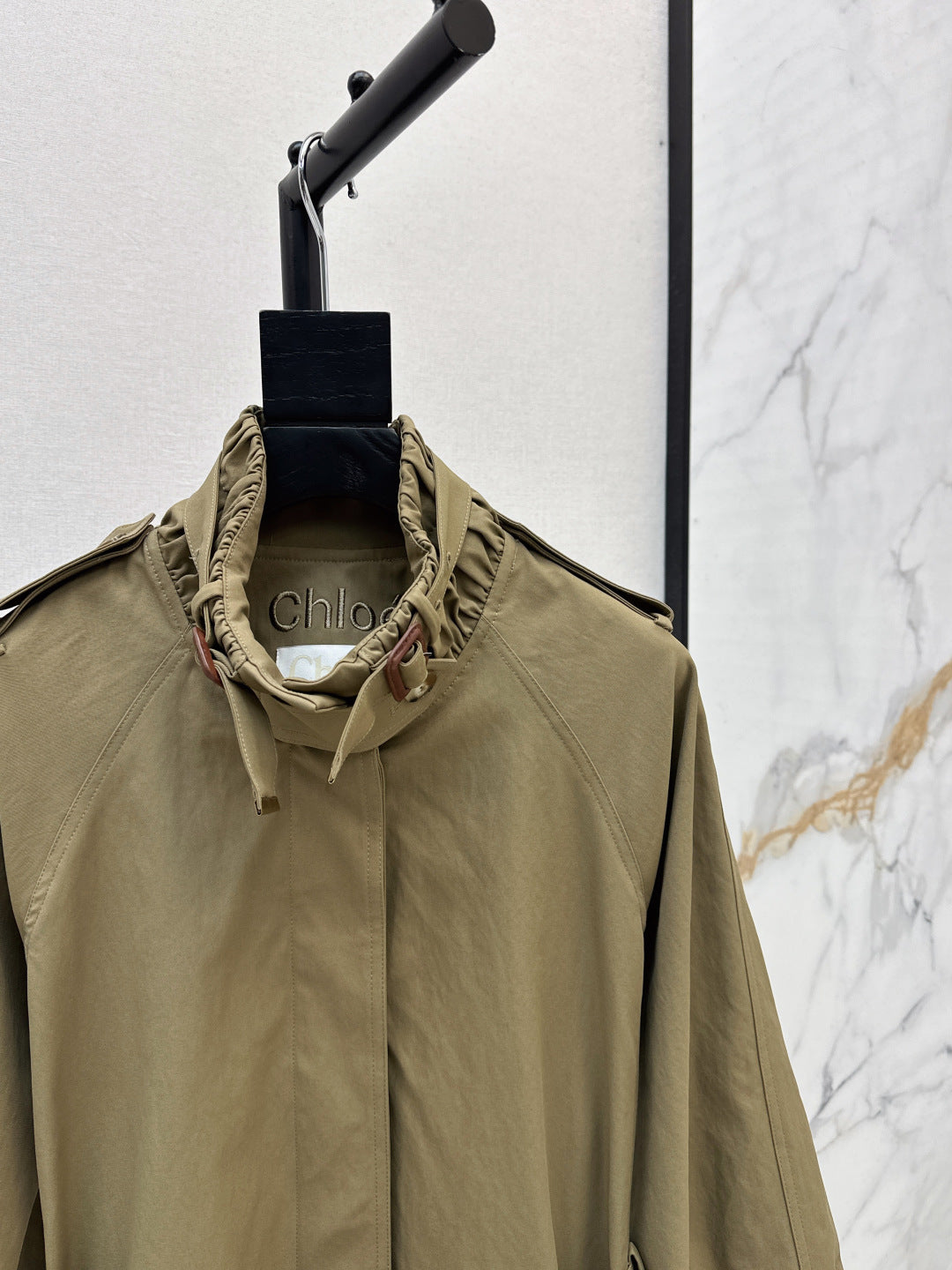 Chl 25fw trench coat