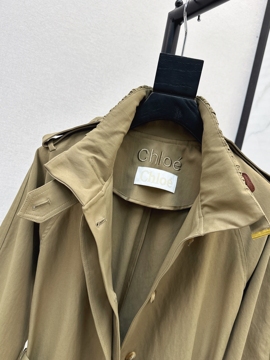 Chl 25fw trench coat