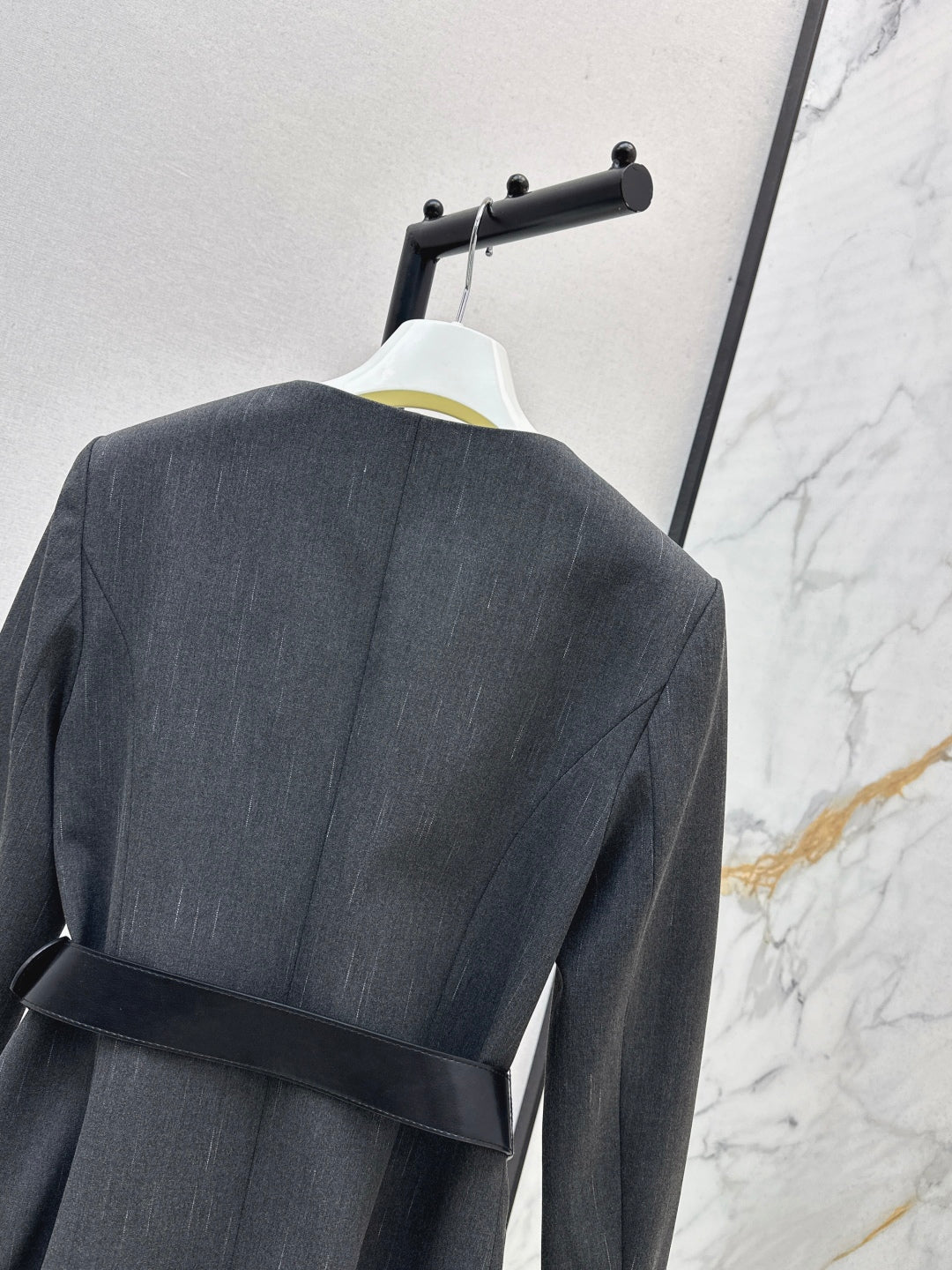 Loe 25fw belt jacket