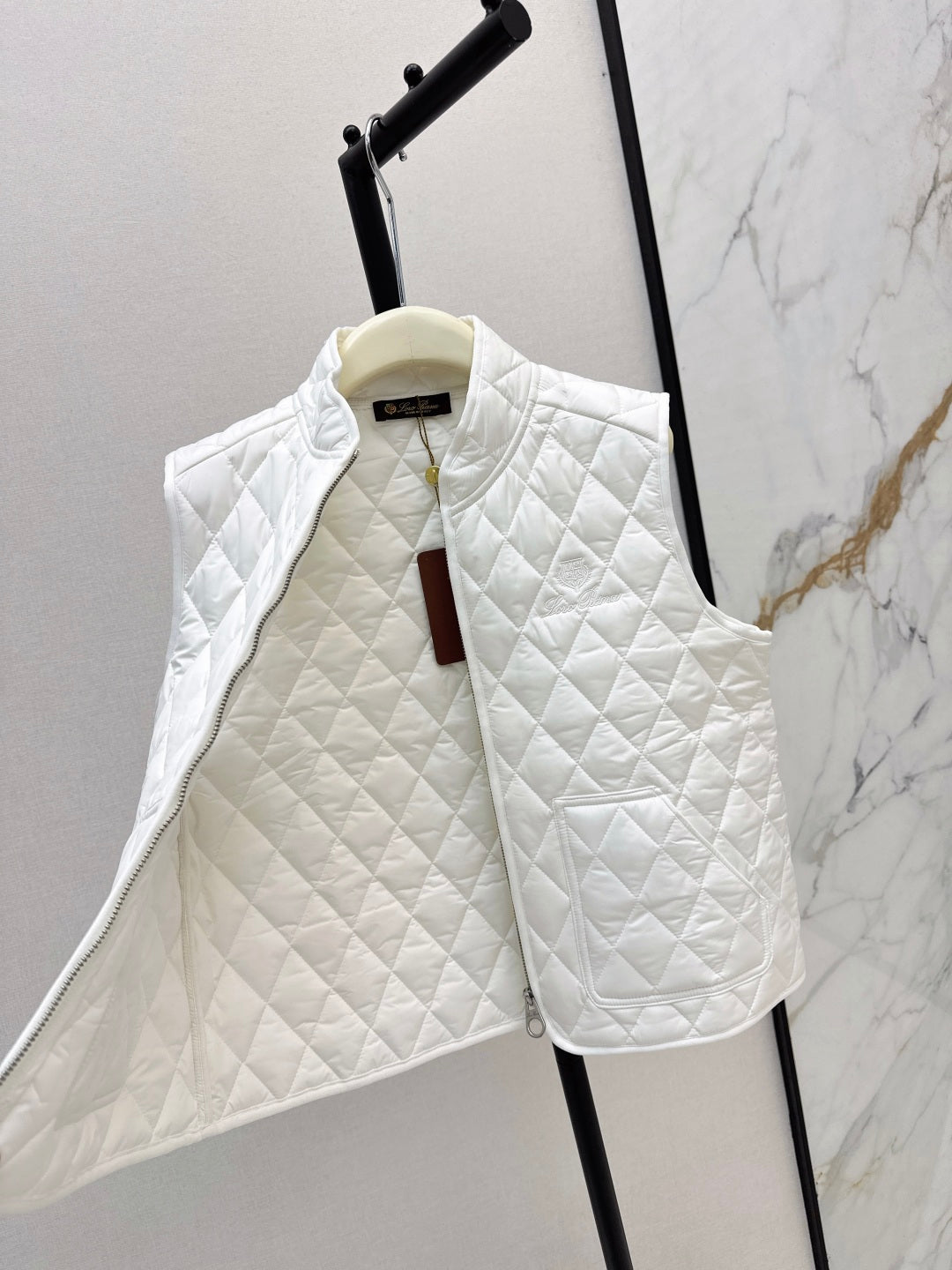Loro 25fw padded vest