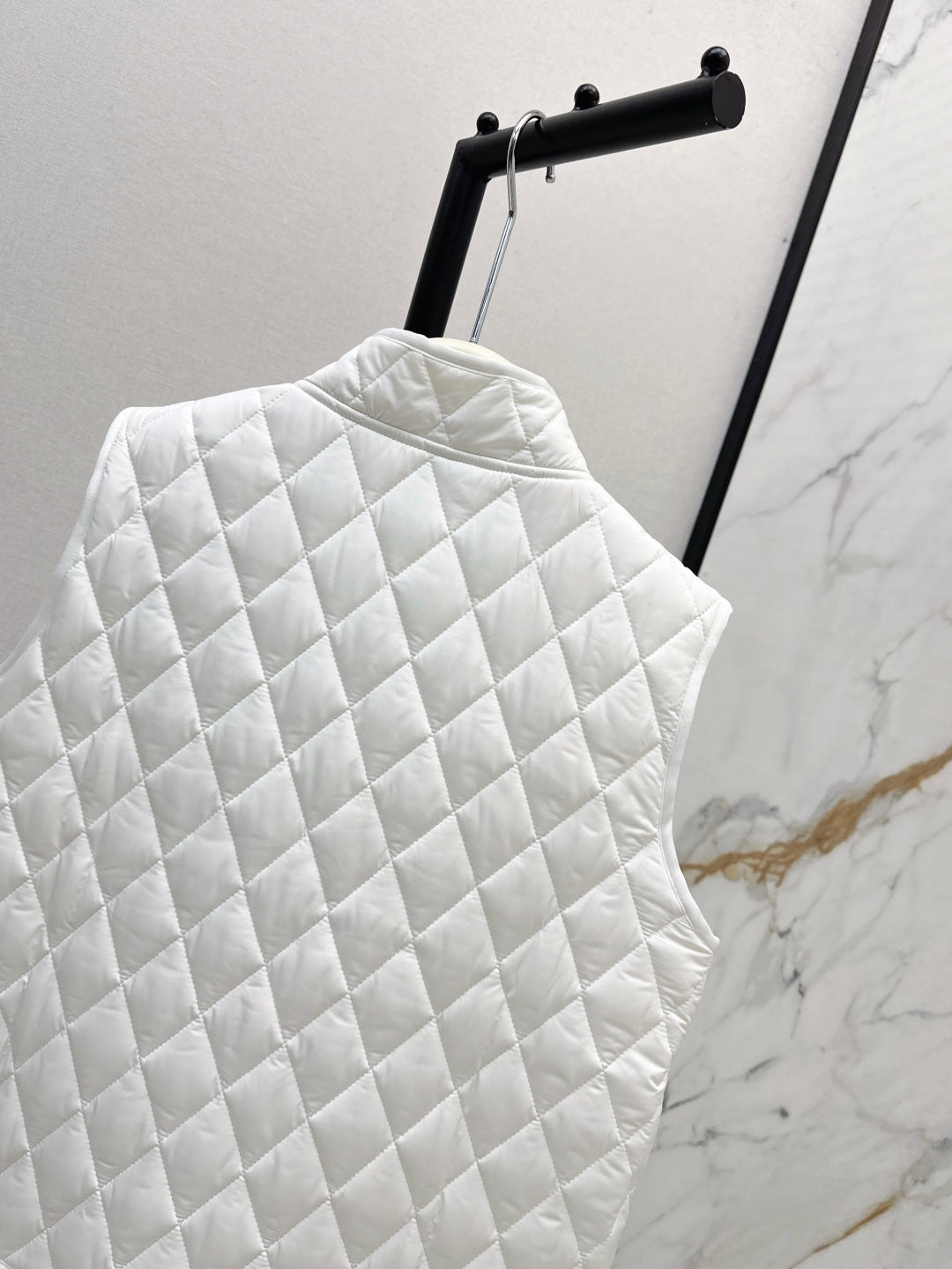 Loro 25fw padded vest