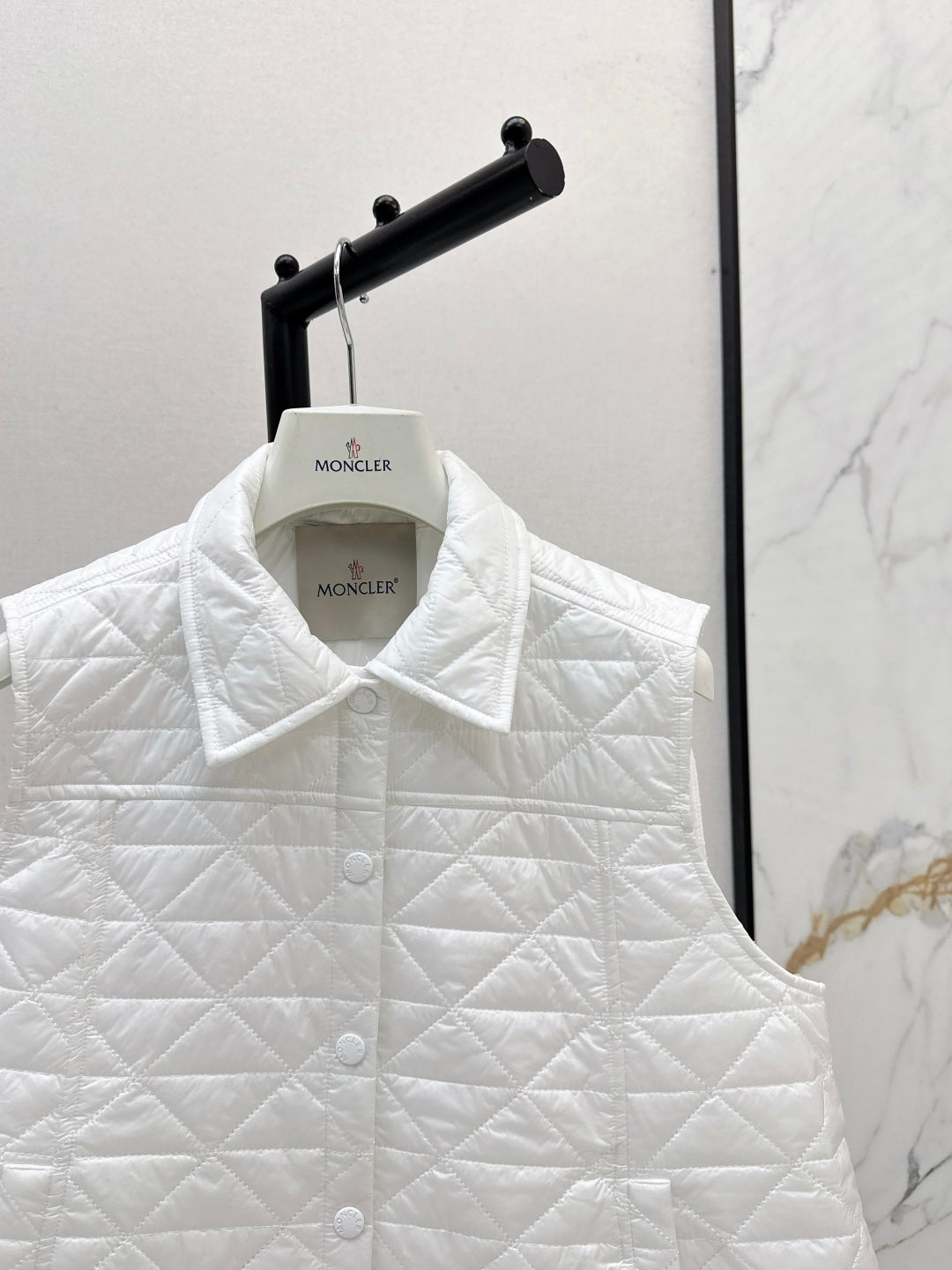 Monc 25fw down vest