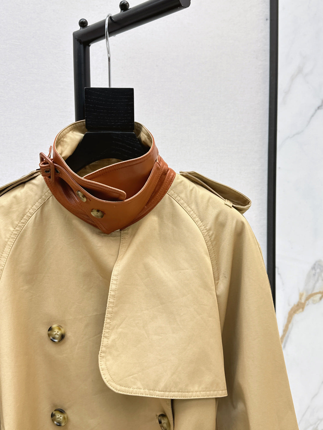 Chl 25fw trench coat
