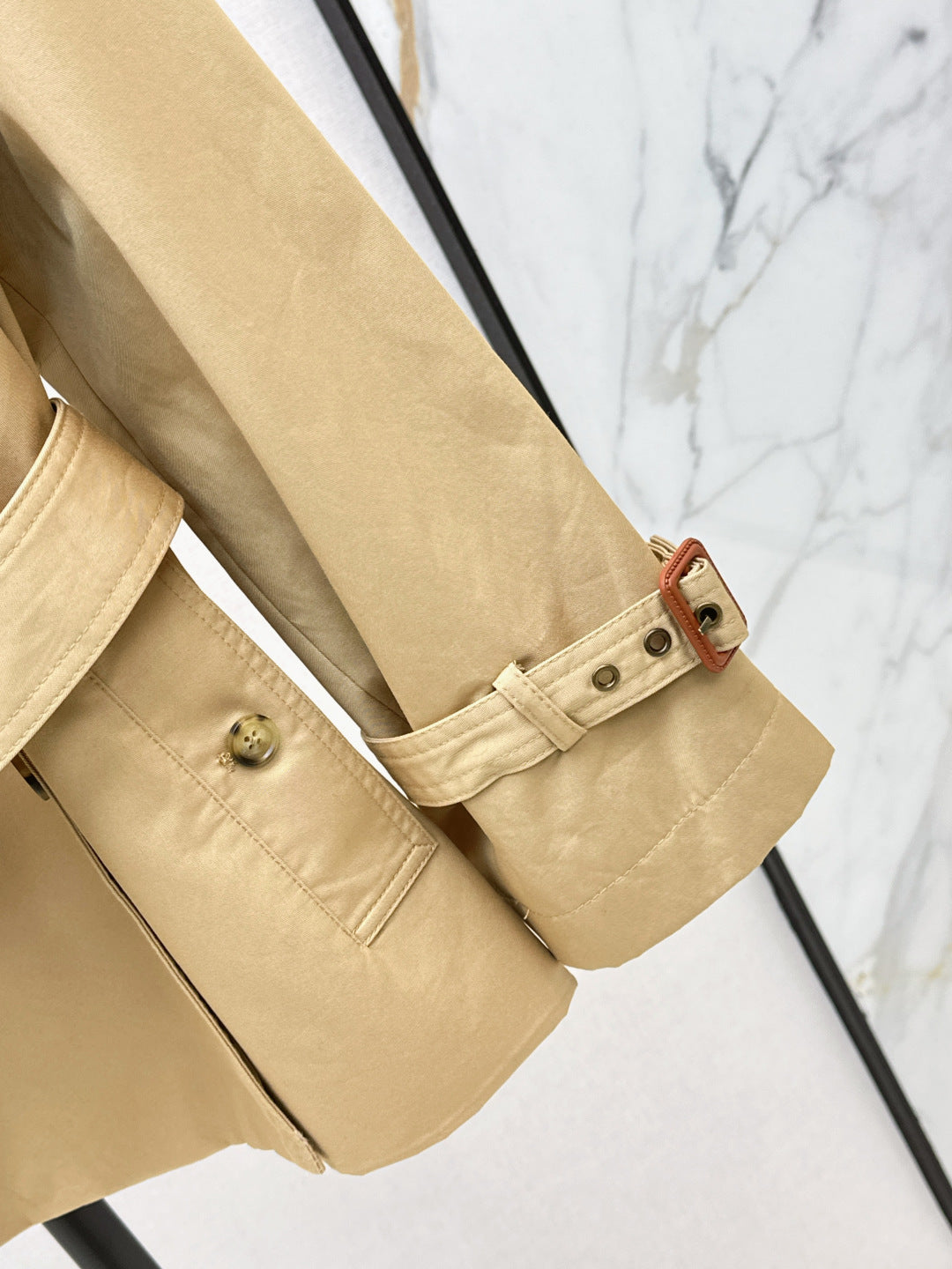 Chl 25fw trench coat