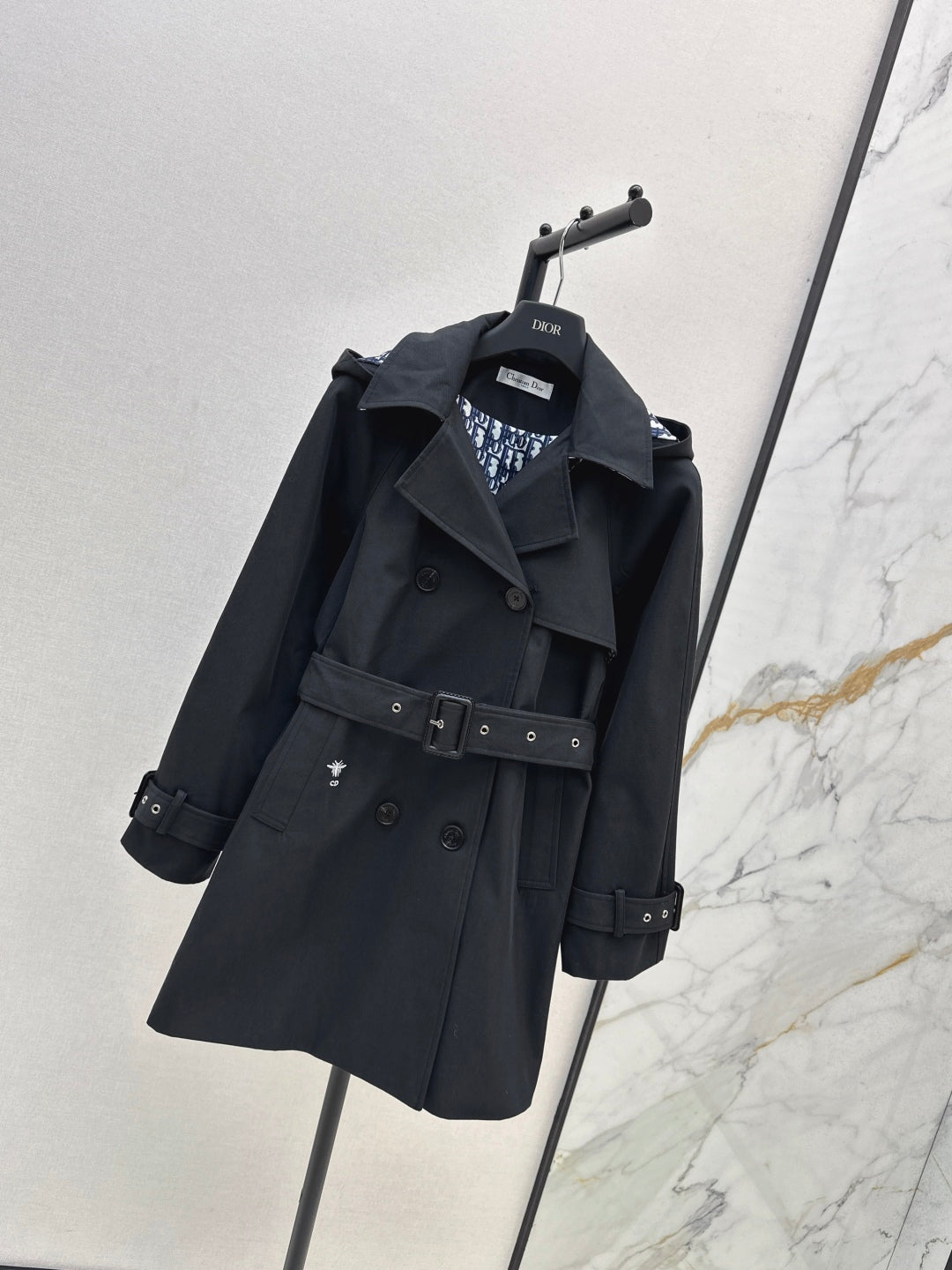 CD 25fw trench coat
