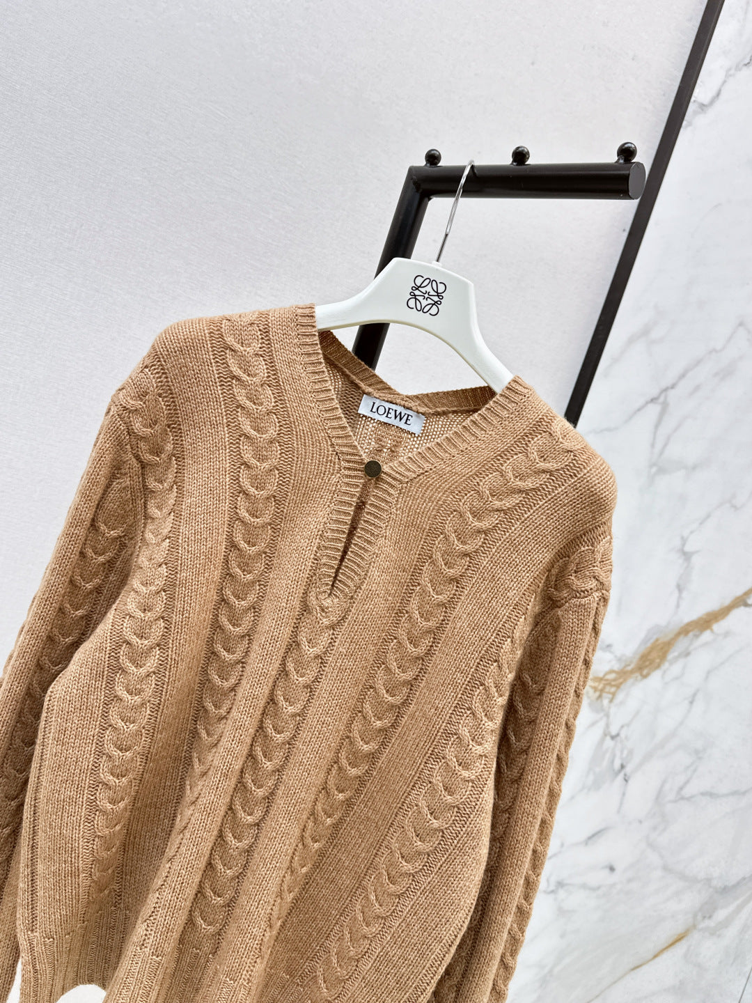 Loe 25fw cashmere sweater
