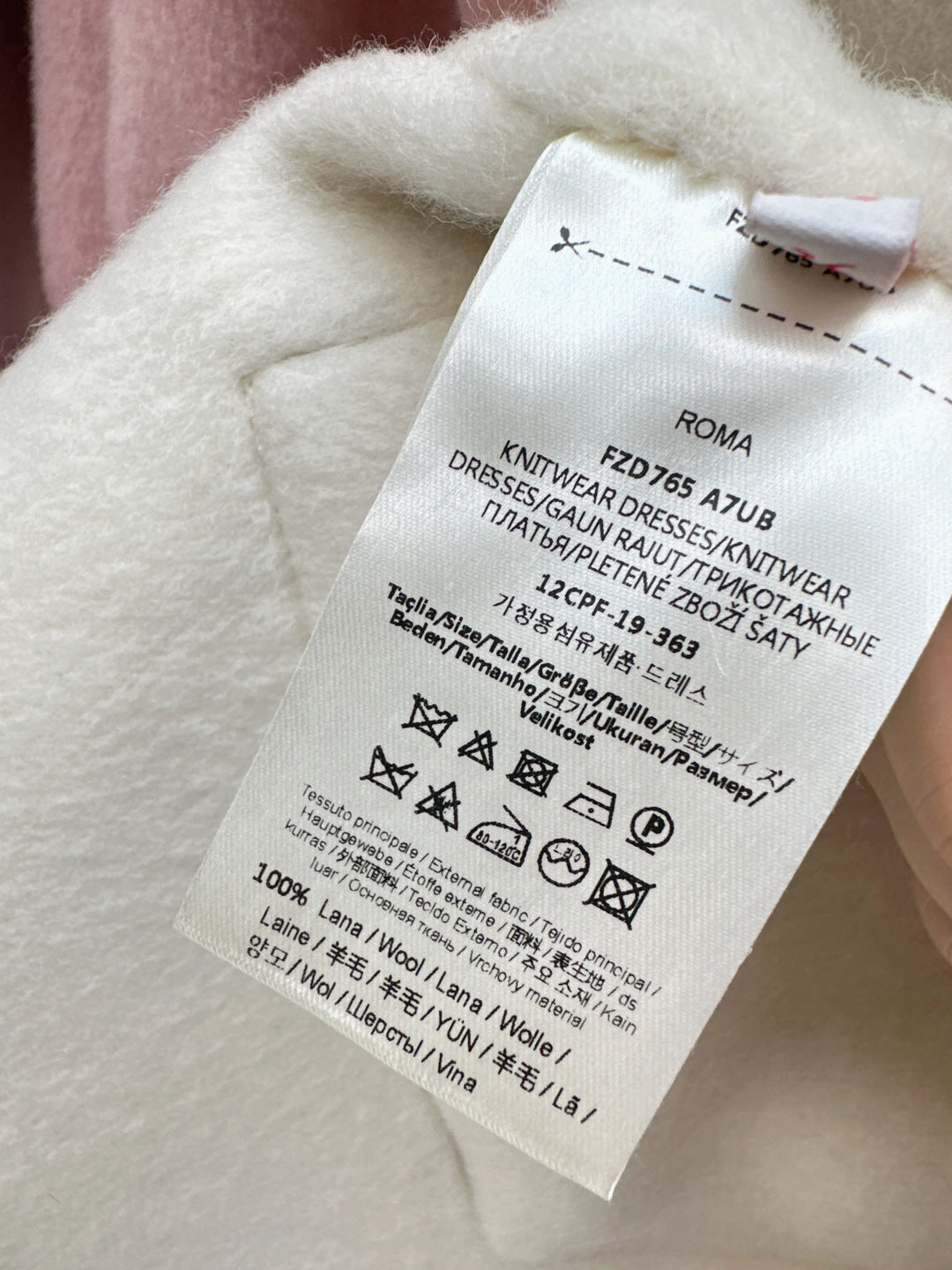 Fend 25fw hooded coat