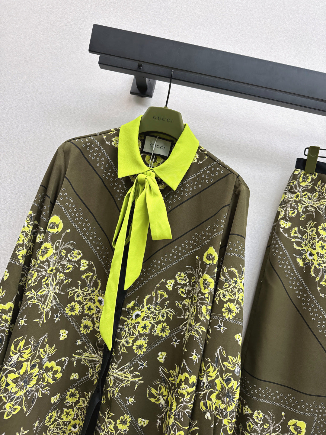 Guc 25fw floral shirt