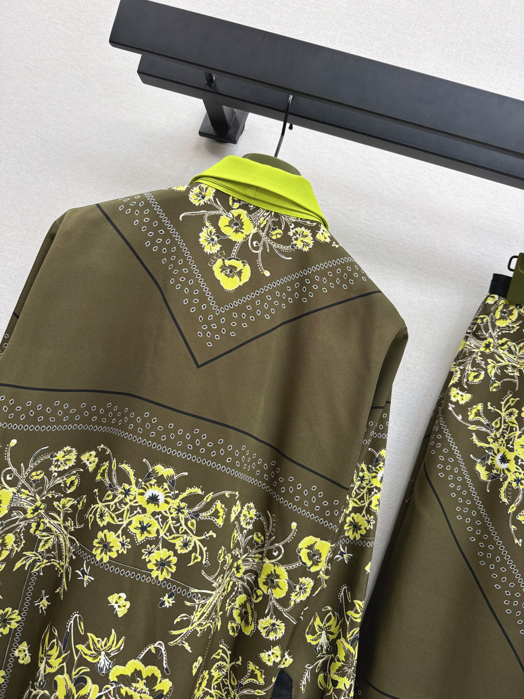 Guc 25fw floral shirt