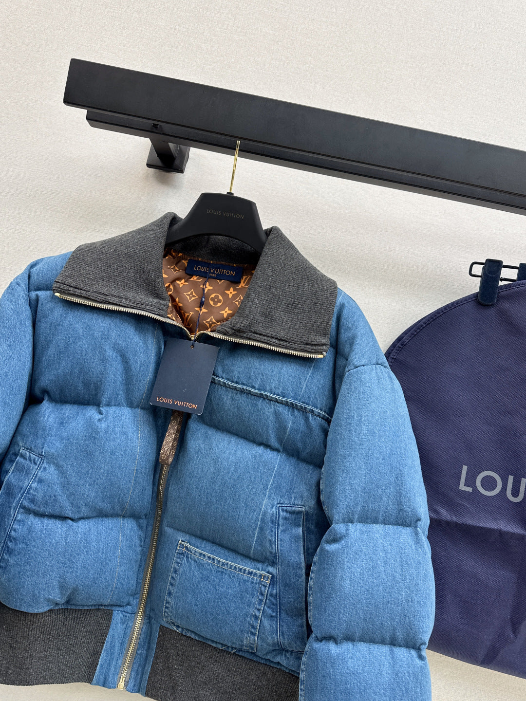 Lou 25fw down jacket