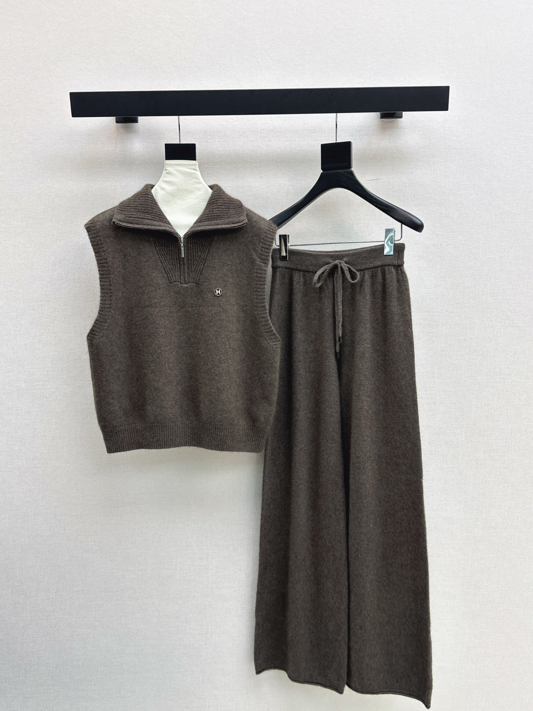 Her 25fw wool suit