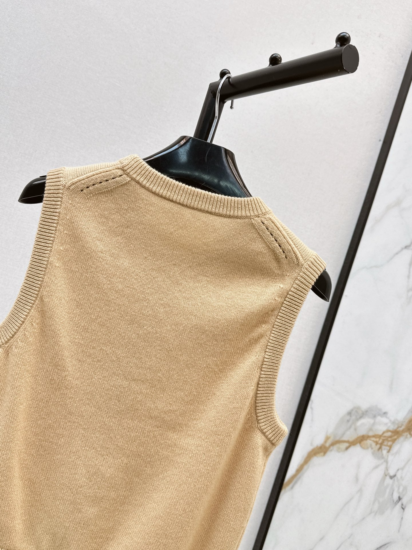 Celi 25fw cashmere vest