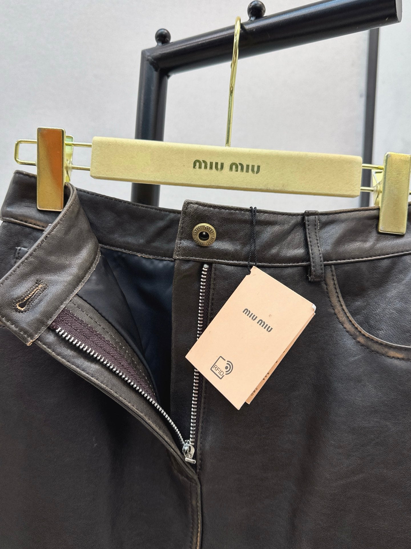 Miu 25fw leather skirt