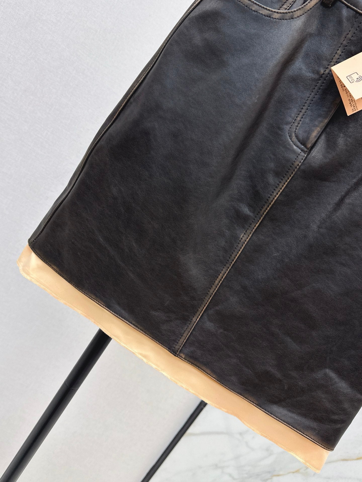 Miu 25fw leather skirt