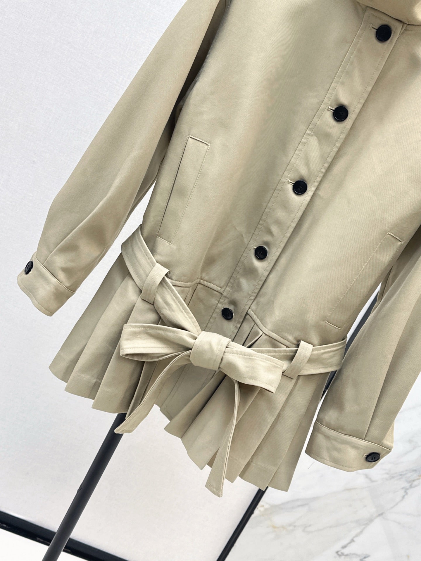 Celi 25fw pleated jacket