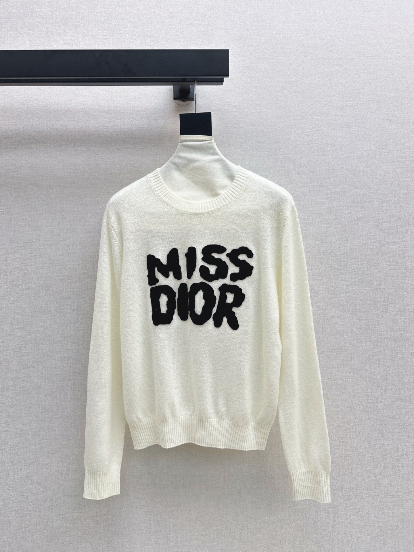 CD 25fw embroidered sweater