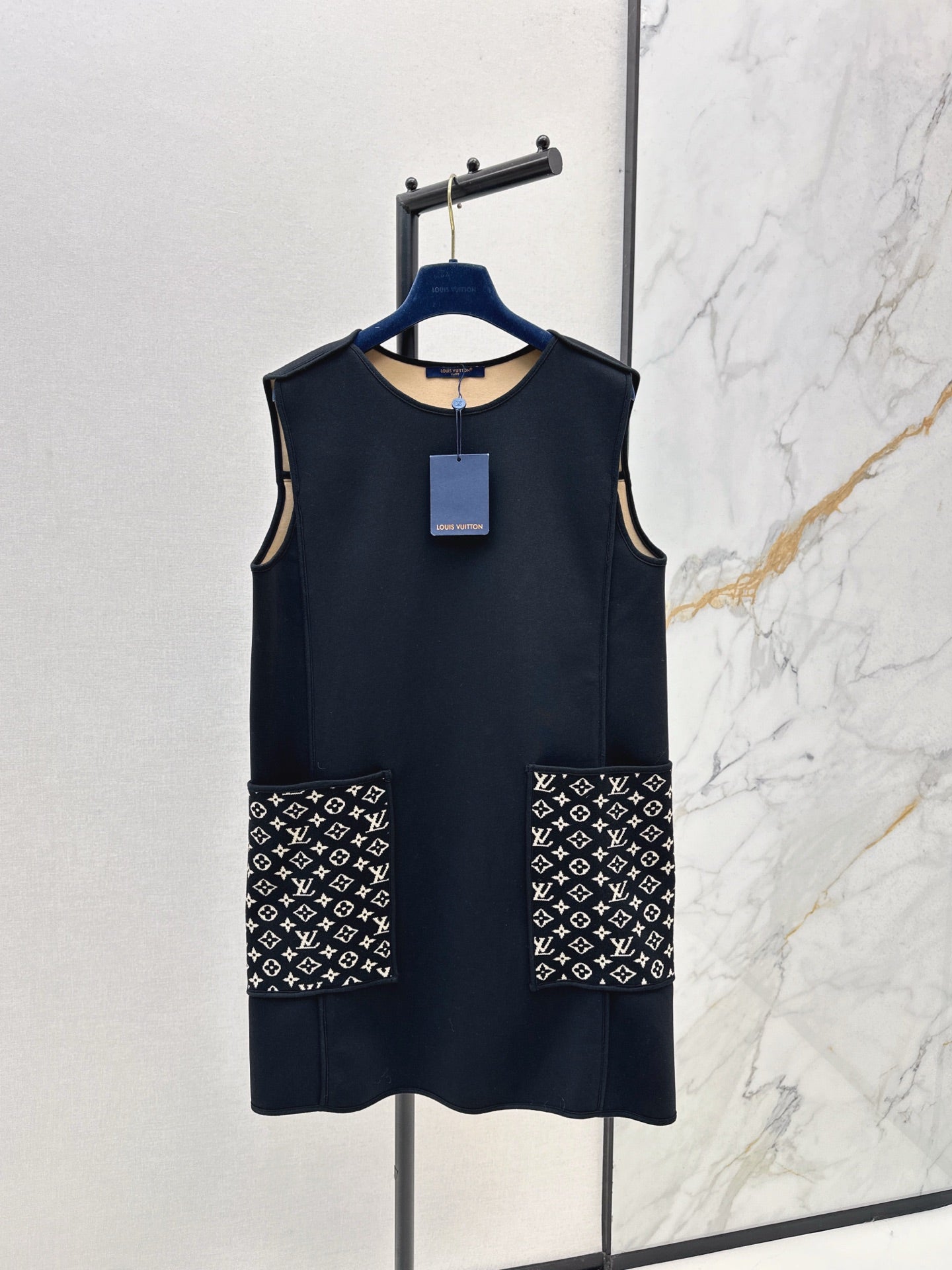 Loui 25fw sleeveless dress