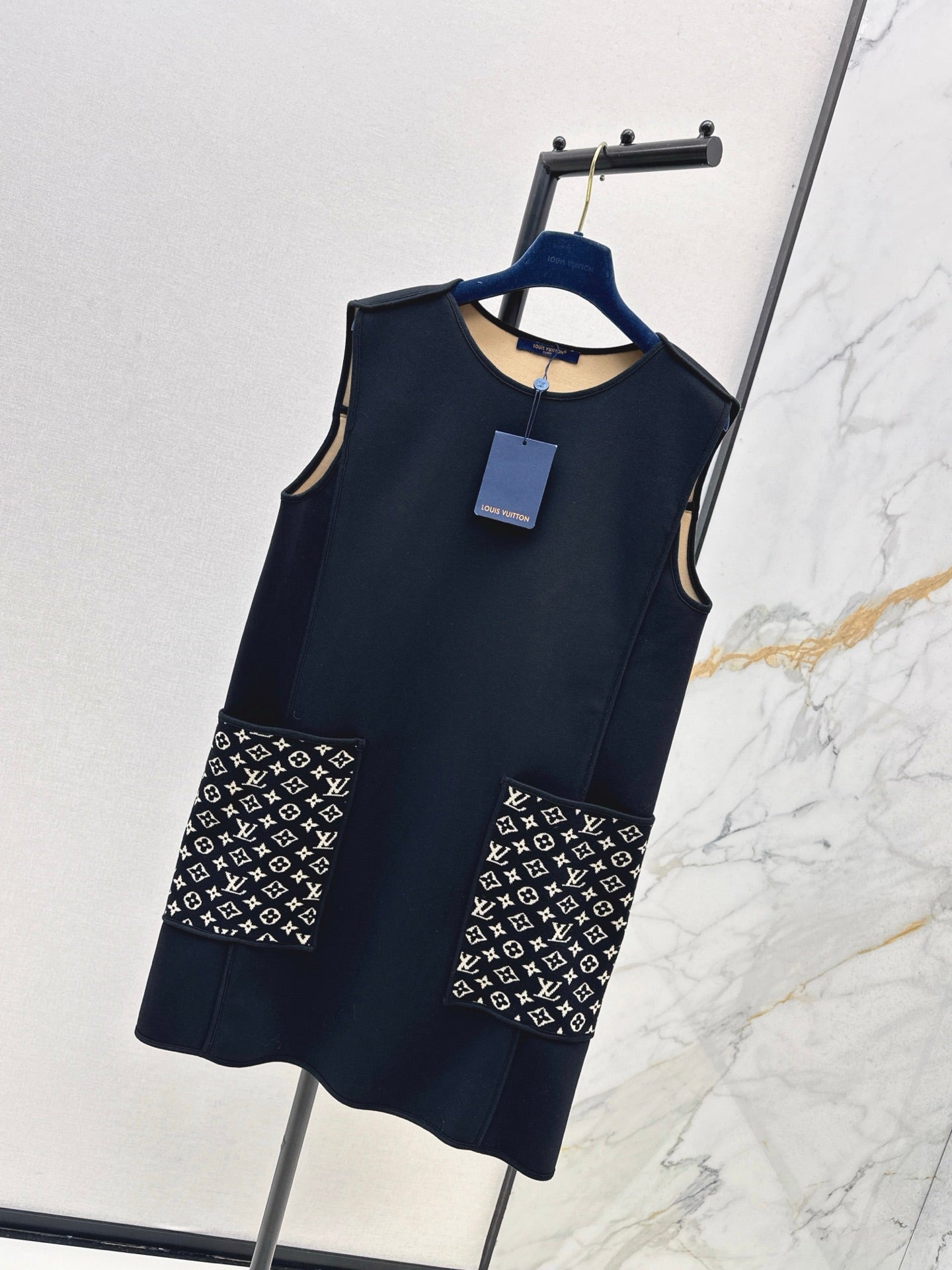 Loui 25fw sleeveless dress